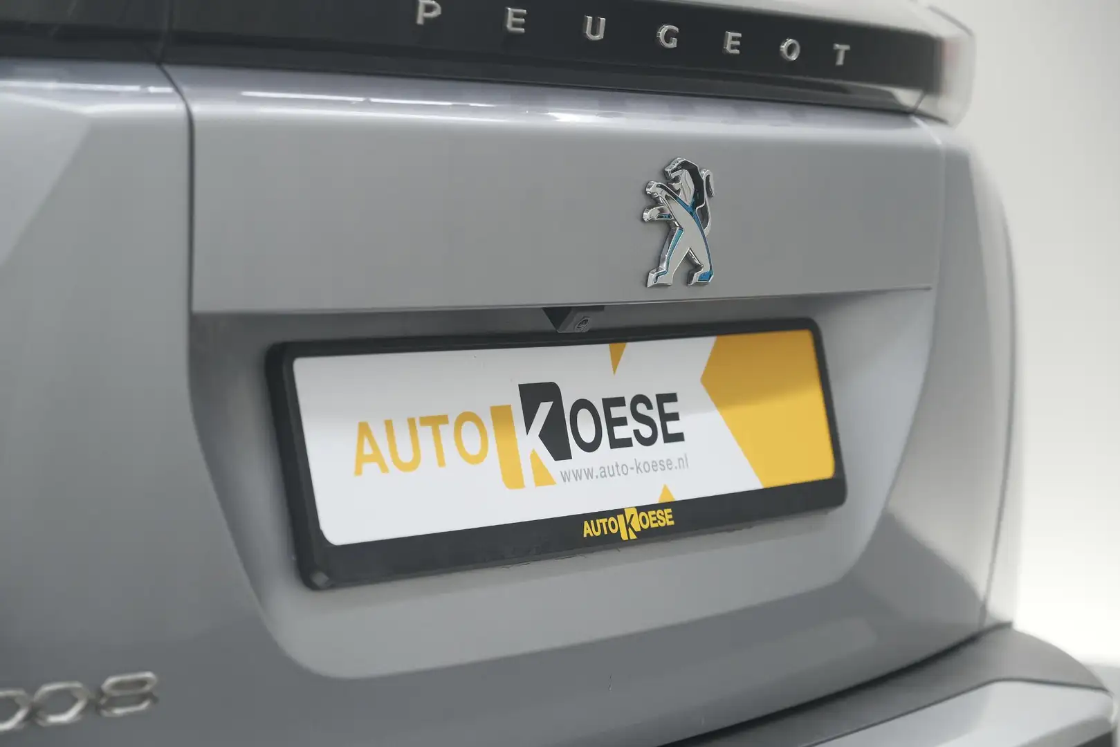Peugeot e-2008 EV Allure 50 kWh | 3 Fase Laadfunctie | Camera | N Grijs - 2