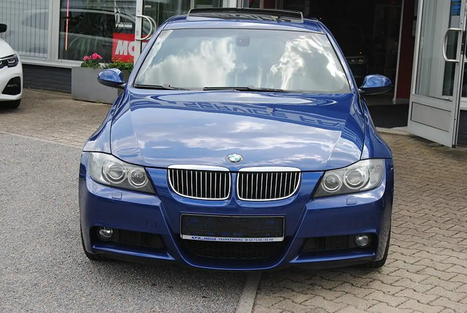 BMW 330 i A.M-Sport.Navi-Prof.Xenon.PDC.Schiebedach Blau - 2