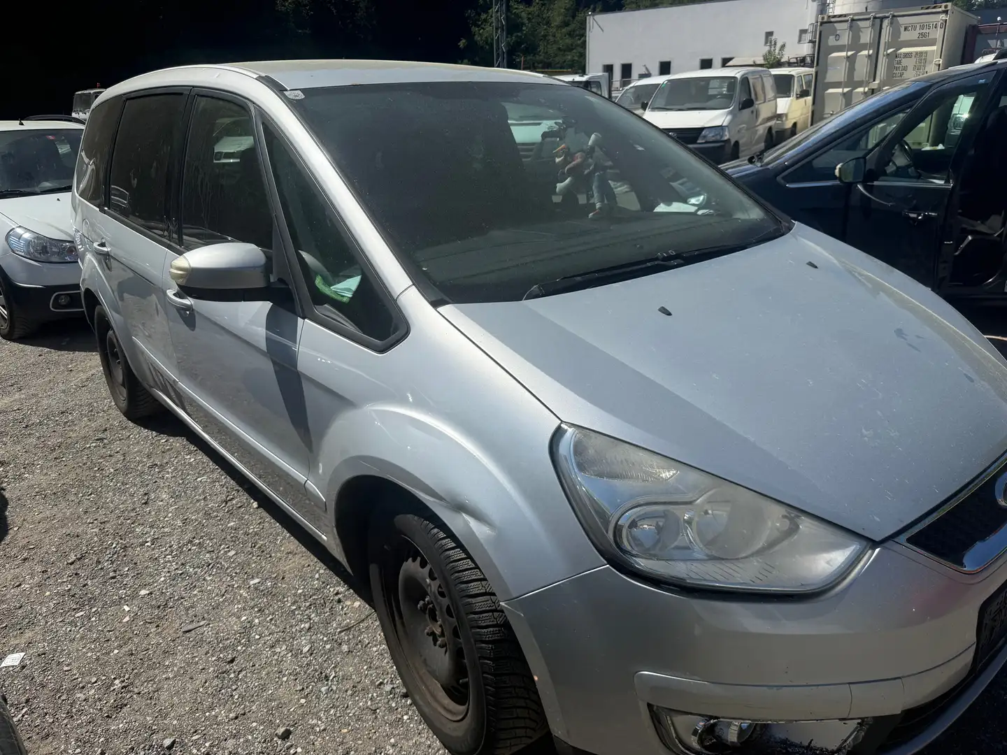 Ford Galaxy Trend - 1