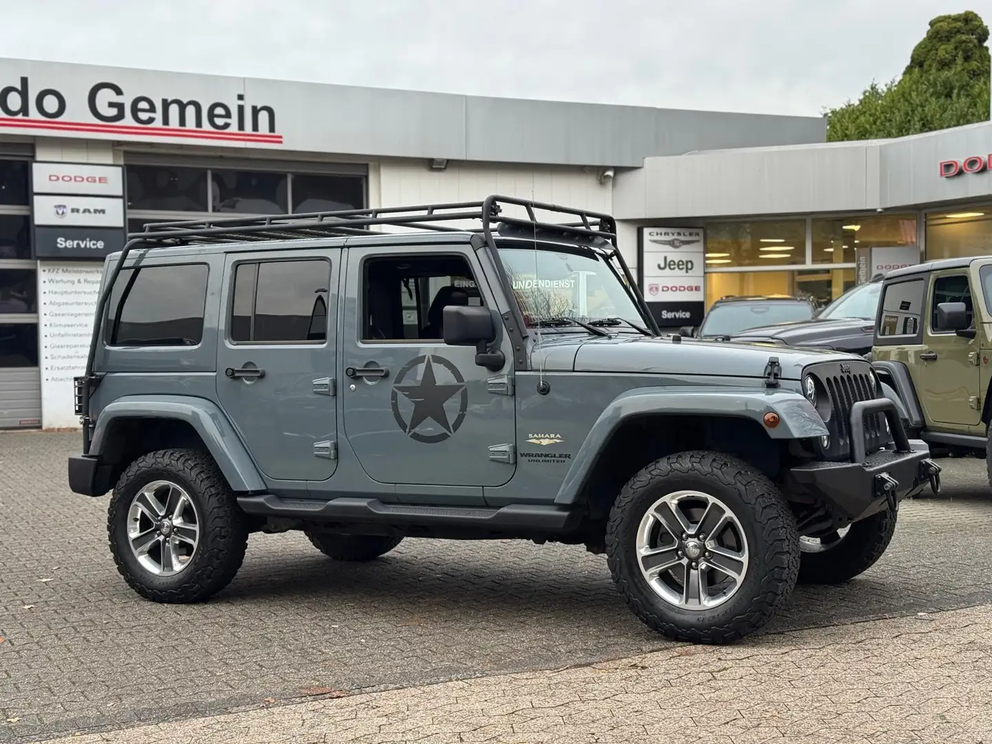 Jeep Wrangler Unlimited 2.8l CRD Sahara Dachträger+Fahrwerk Gris - 2