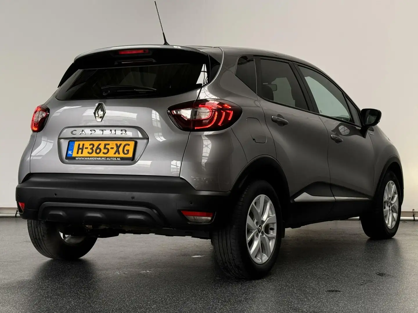 Renault Captur 0.9 TCe Limited | Airco | Navi | Cruise | Gris - 2