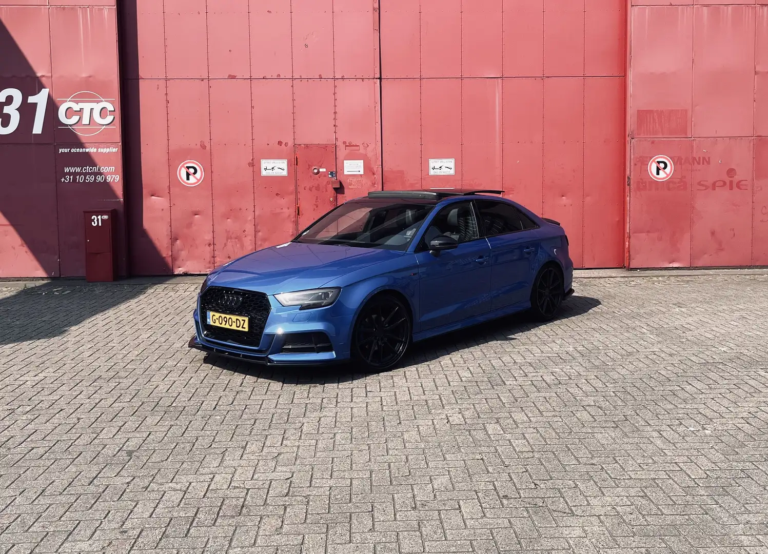 Audi A3 LIMOUSINE 35 TFSI 3x S LINE VIRTUAL PANO NL Blauw - 1