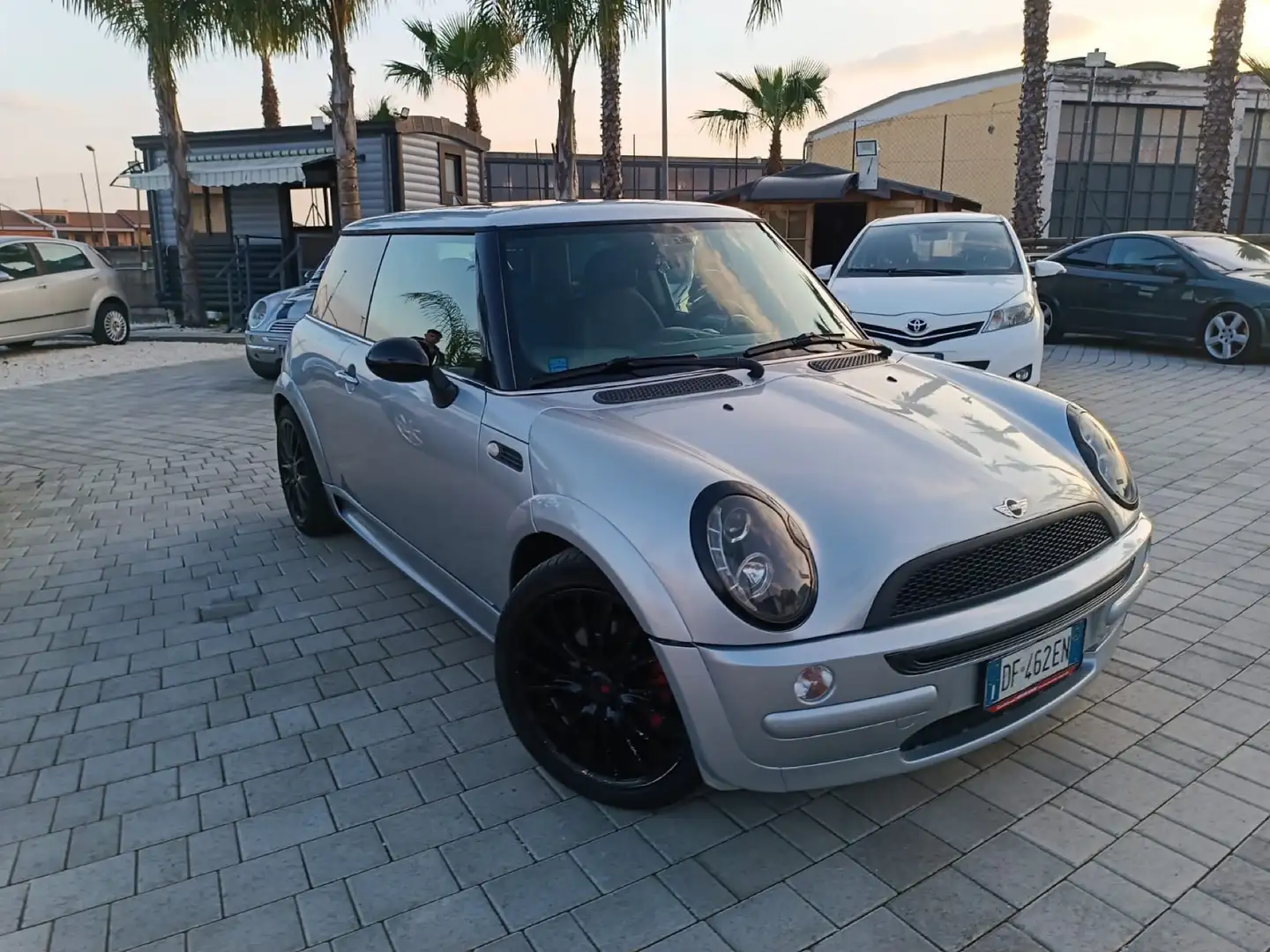 MINI One D 1.4 D . ALLESTIMENTO JOHN COOPER Plateado - 2