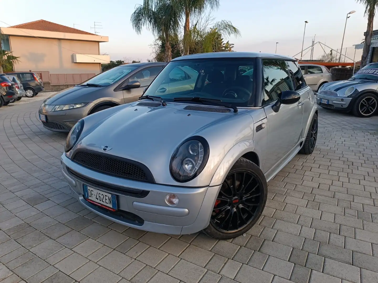 MINI One D 1.4 D . ALLESTIMENTO JOHN COOPER Plateado - 1