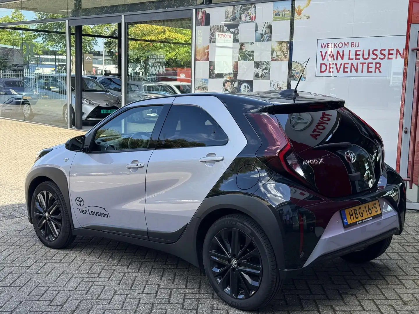 Toyota Aygo X JBL DIRECT LEVERBAAR! JBL-AUDIO KEYLESS STOELVERW. Mauve - 2