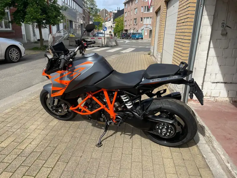 KTM 1290 SUPER DUKE GT - foto 3