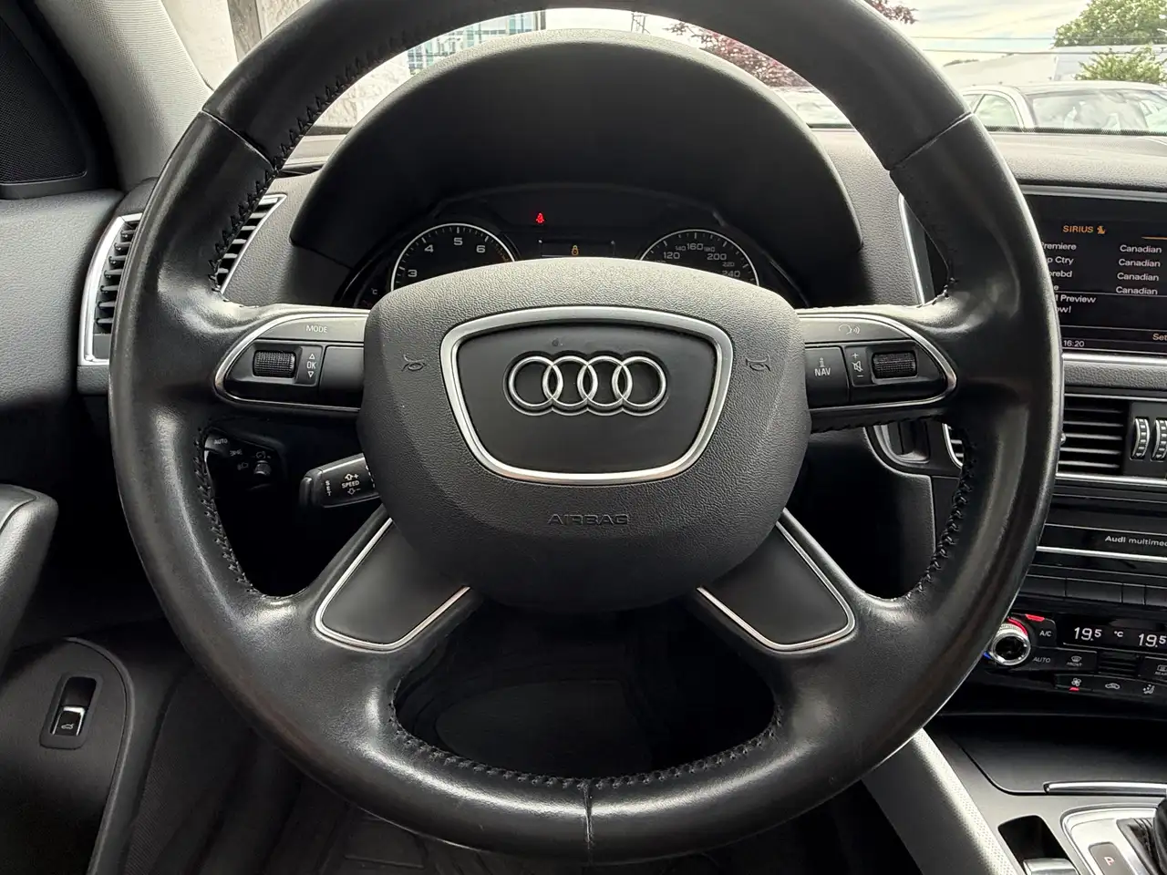 Audi Q5 снимка Audi Q5