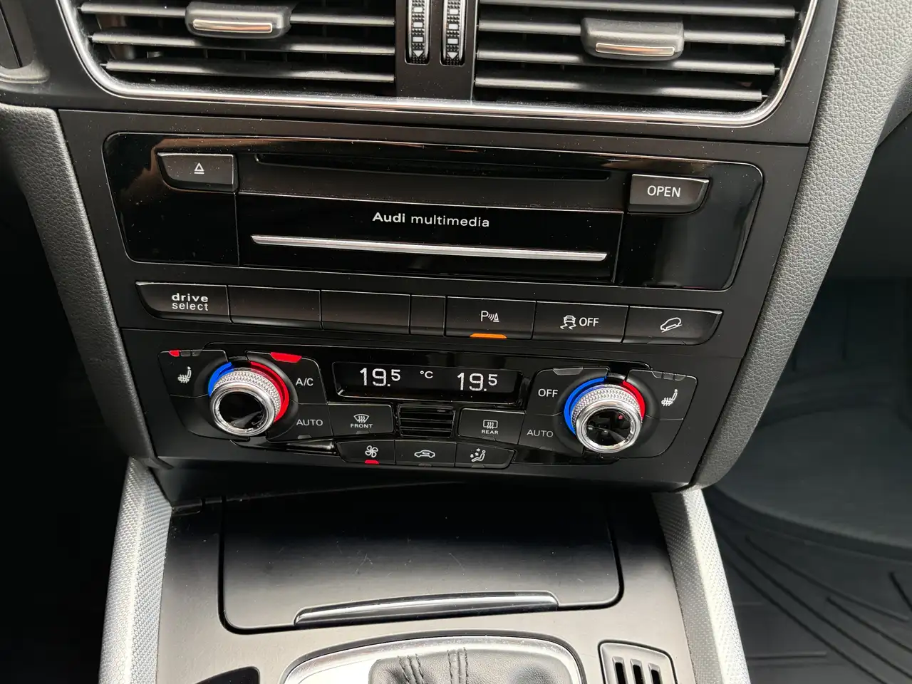 Audi Q5 снимка Audi Q5