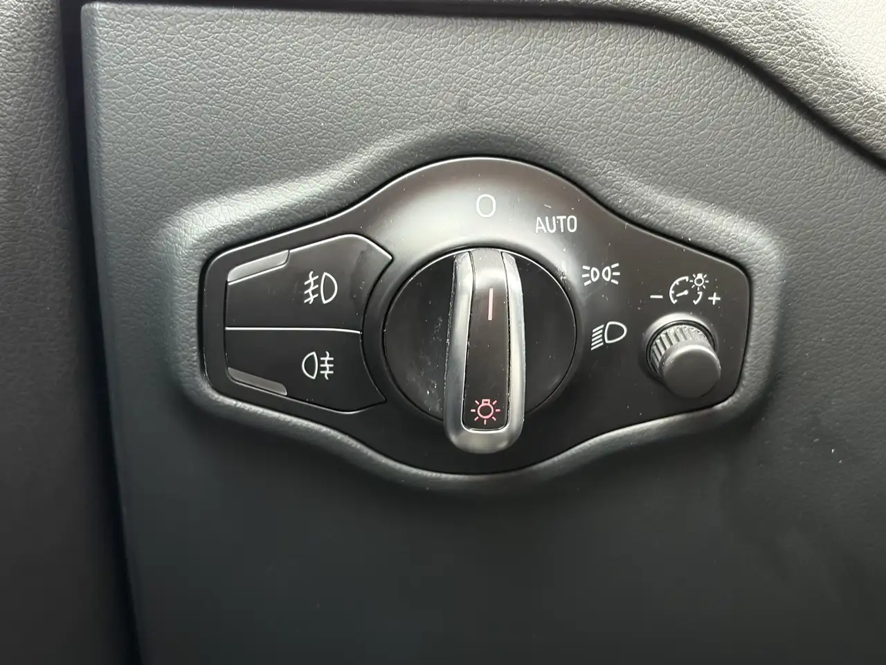 Audi Q5 снимка Audi Q5