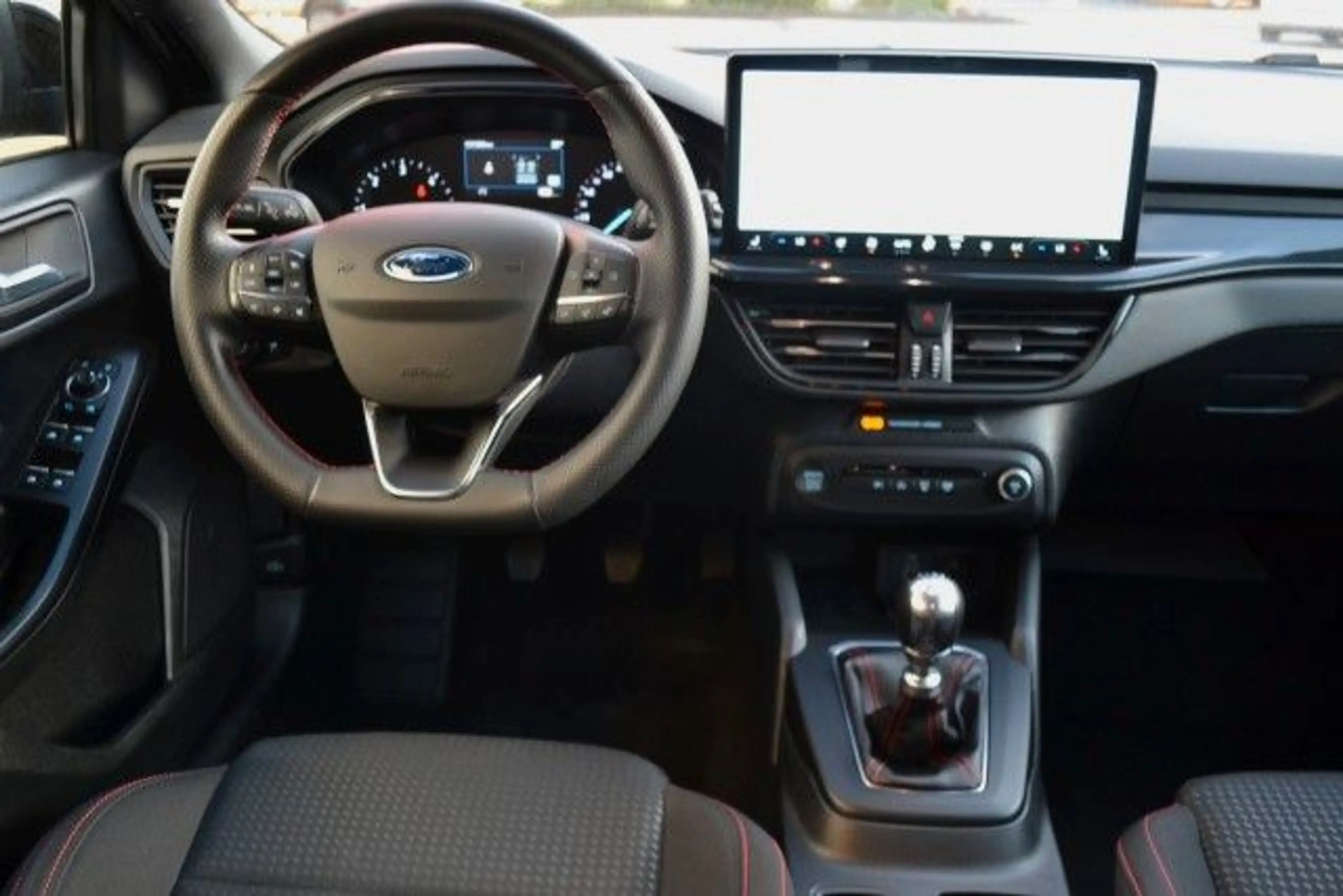 Ford Focus Lim. ST-Line Sync4 Kamera Facelift — photo 8