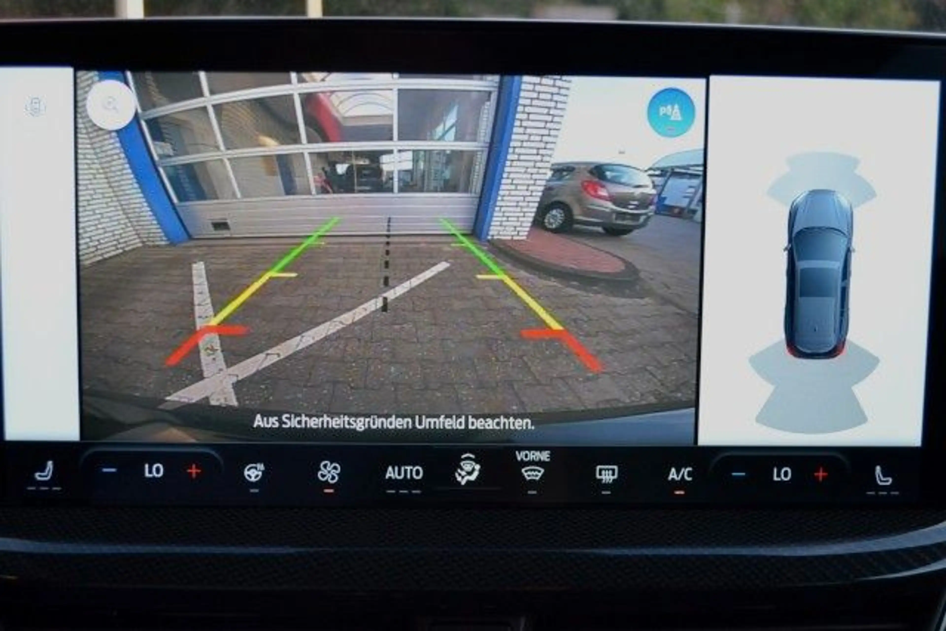 Ford Focus Lim. ST-Line Sync4 Kamera Facelift — photo 12
