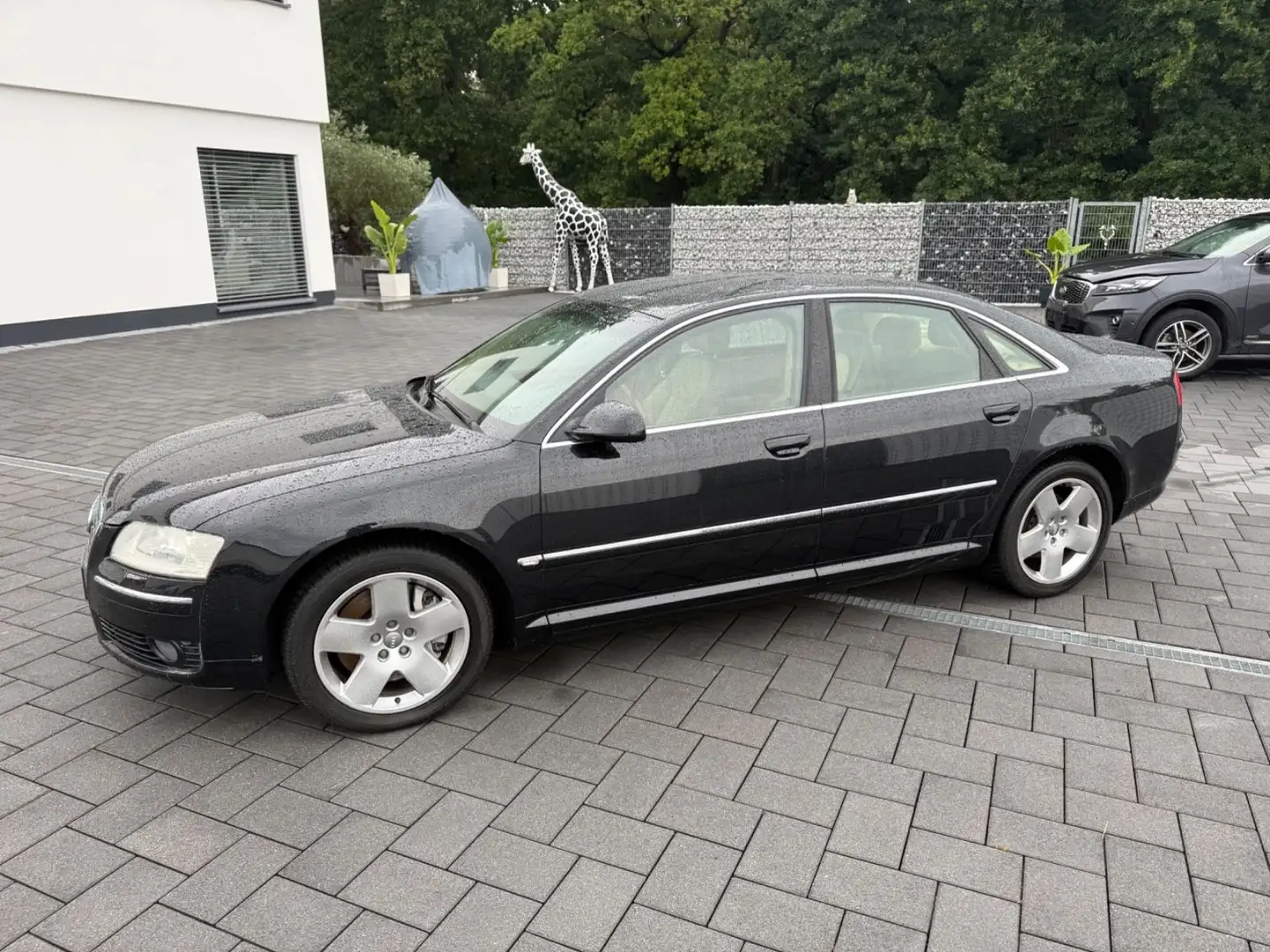Audi A8 3.2 FSI Schwarz - 1