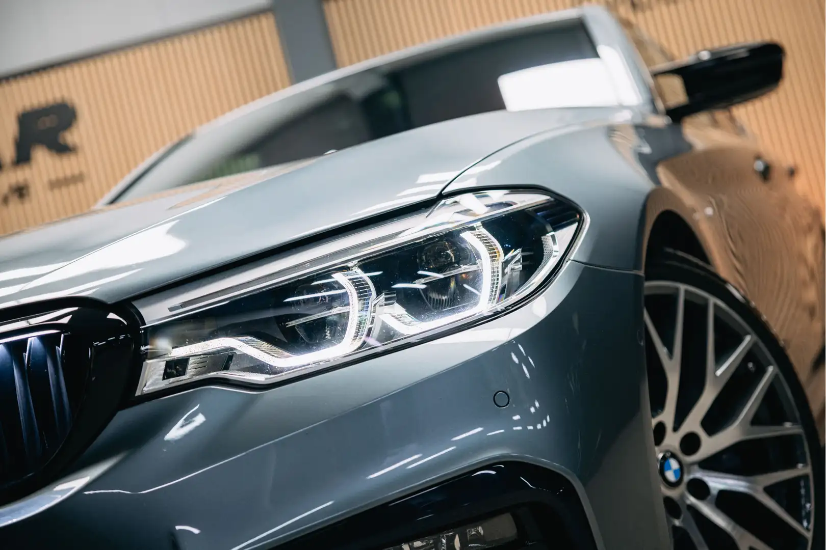 BMW 540 5-serie 540i High Executive Edition | Pano | Head- Gris - 2