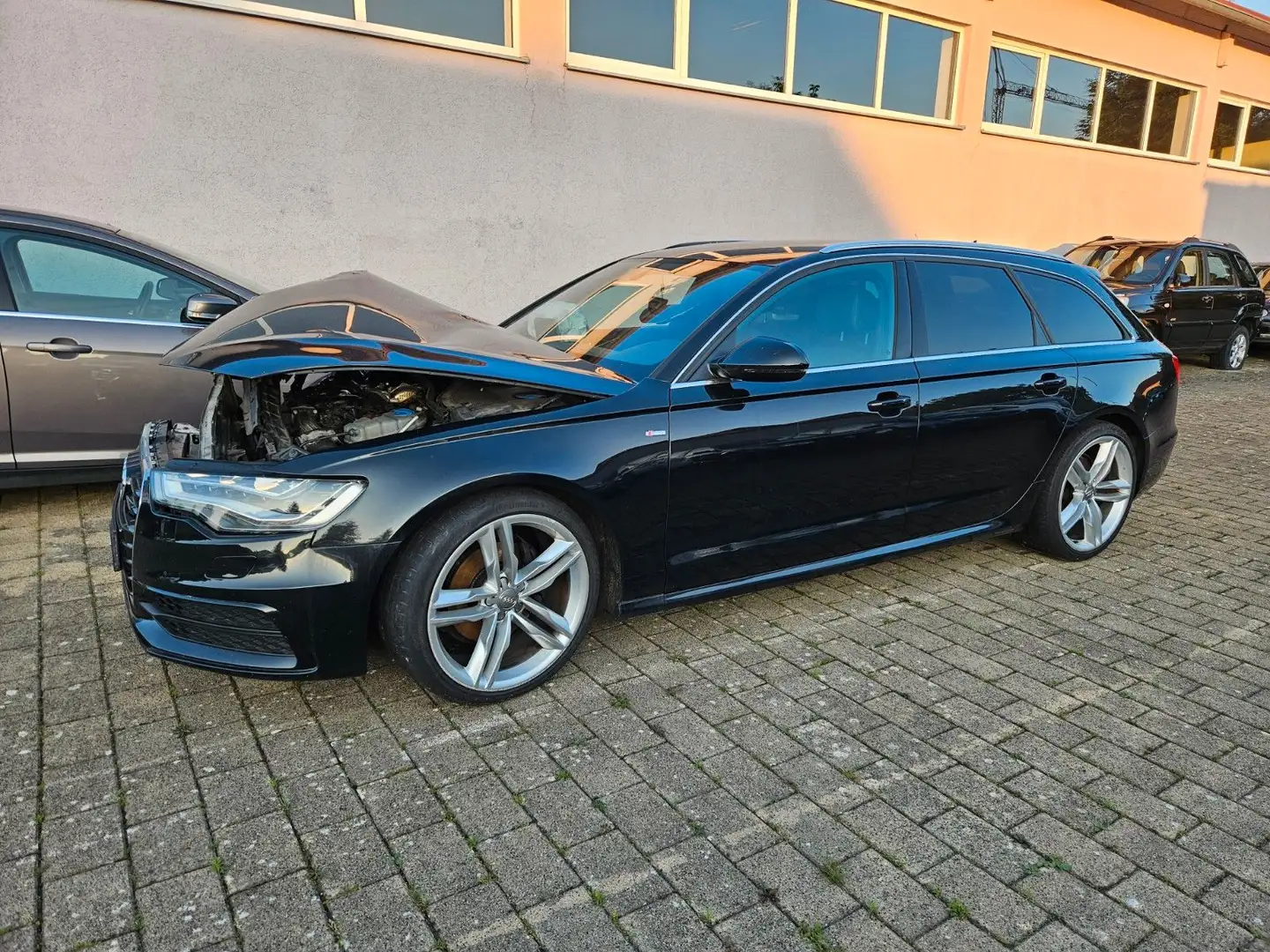 Audi A6 Avant 3.0 TDI S-Line Zwart - 1
