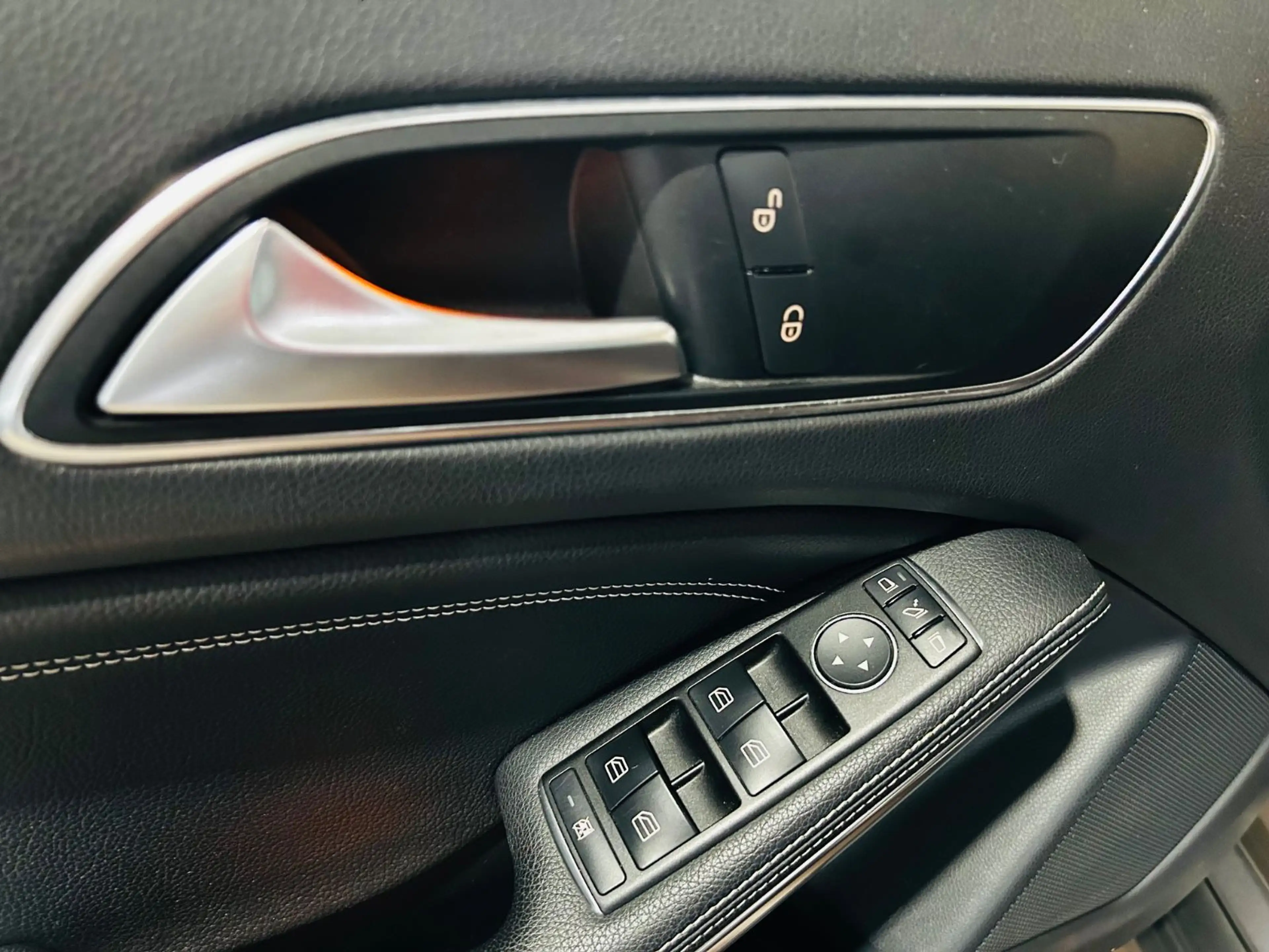 Mercedes-Benz GLA 180 *Navi*BiXenon*Shz*Sportsitze* — photo 13