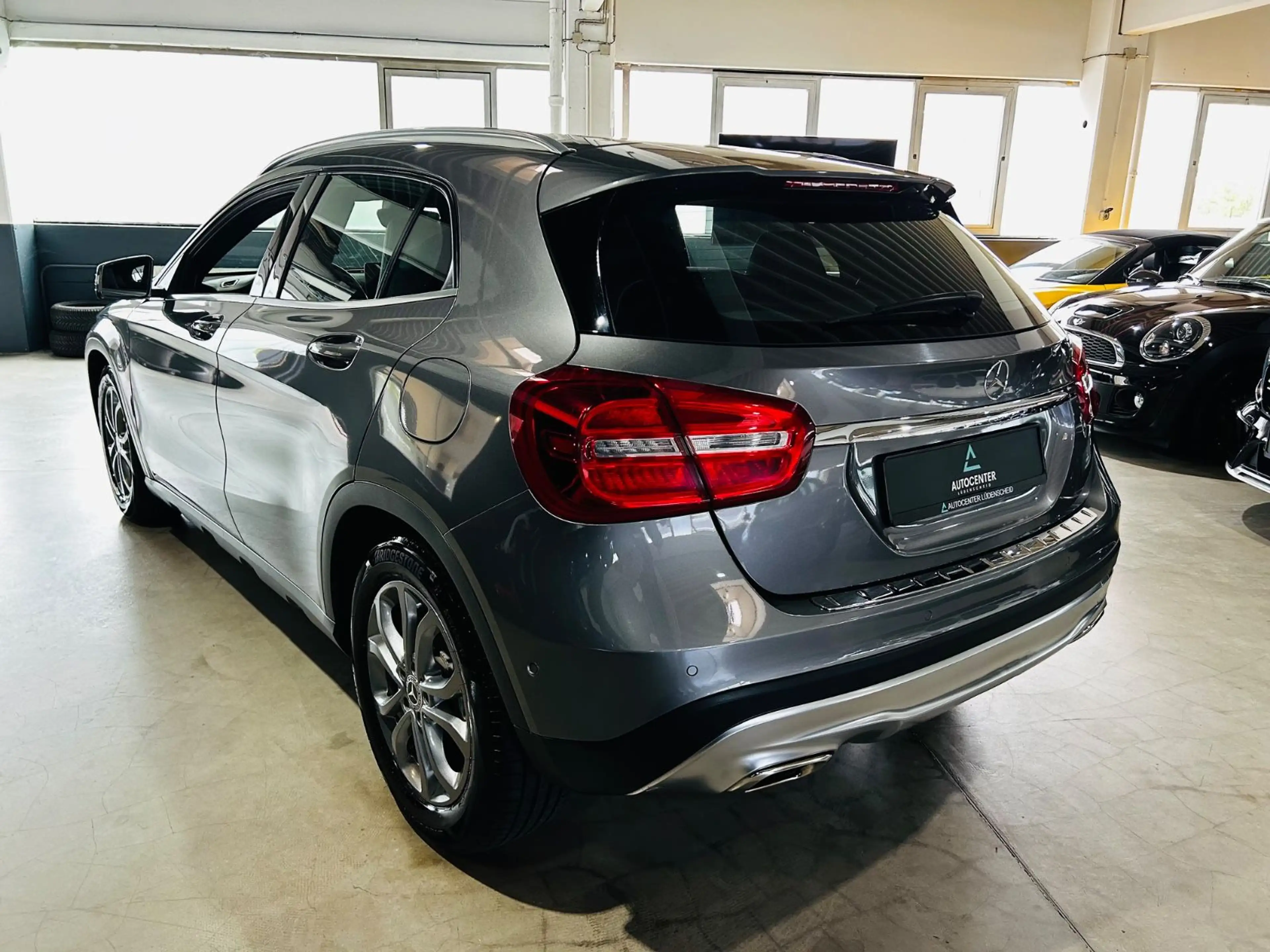 Mercedes-Benz GLA 180 *Navi*BiXenon*Shz*Sportsitze* — photo 4