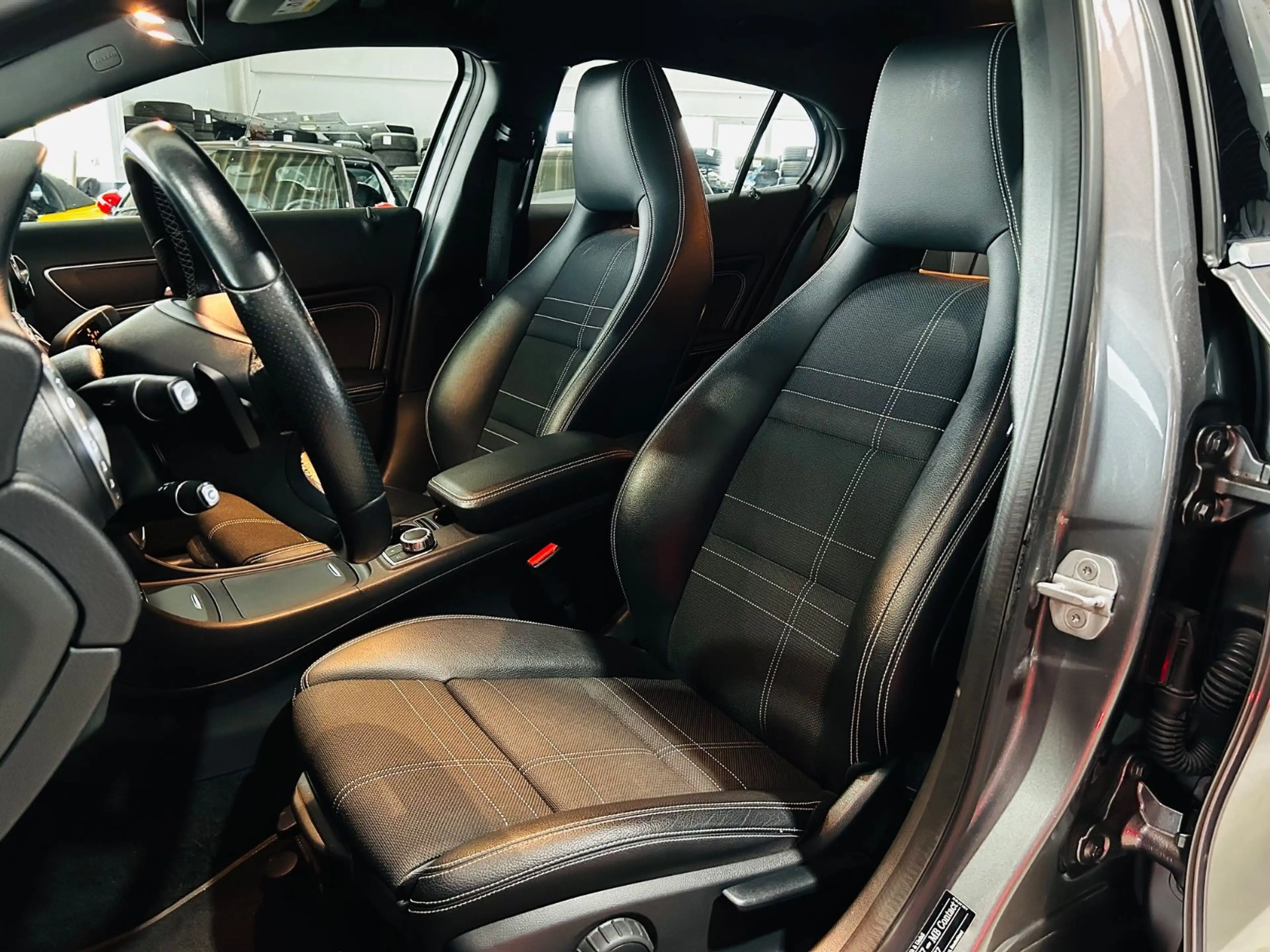 Mercedes-Benz GLA 180 *Navi*BiXenon*Shz*Sportsitze* — photo 12