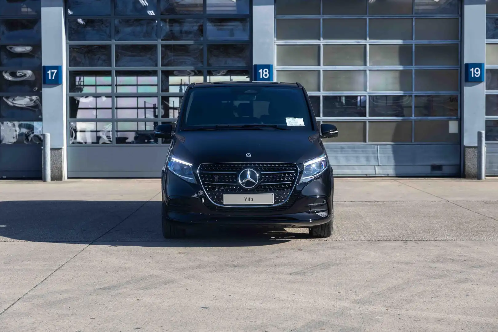Mercedes-Benz V 300 V L2 Avantgarde Lichte vracht Noir - 2