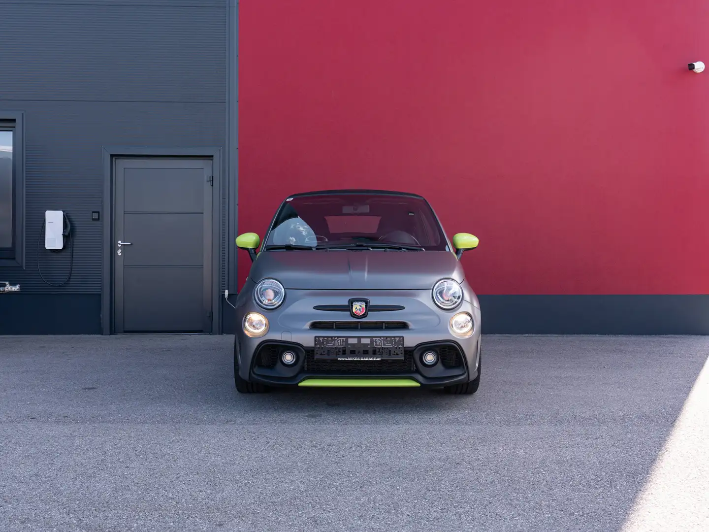 Abarth 595C ABARTH 595 PISTA CABRIO | 165 PS | MATT GRAU | GRÜNES KIT | 1. BESITZ | BEATS | RECORD MONZA Grau - 2