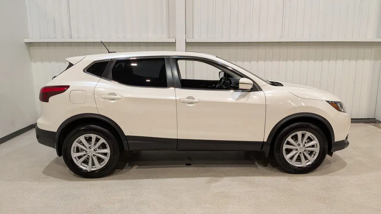 Nissan Qashqai снимка Nissan Qashqai