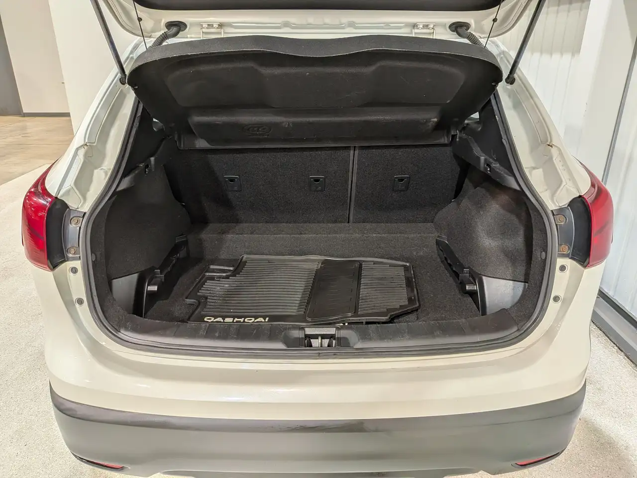 Nissan Qashqai снимка Nissan Qashqai