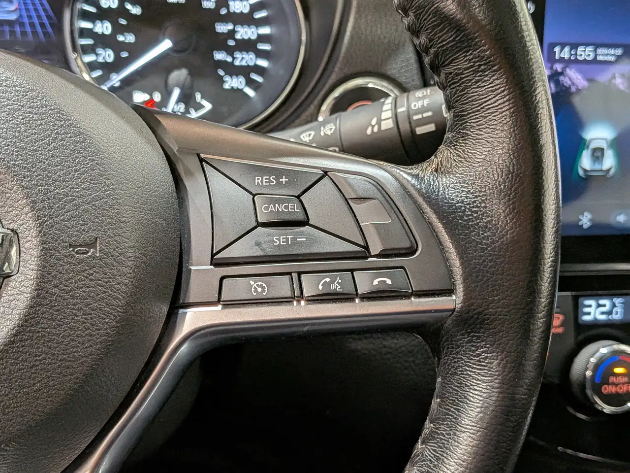 Nissan Qashqai снимка Nissan Qashqai