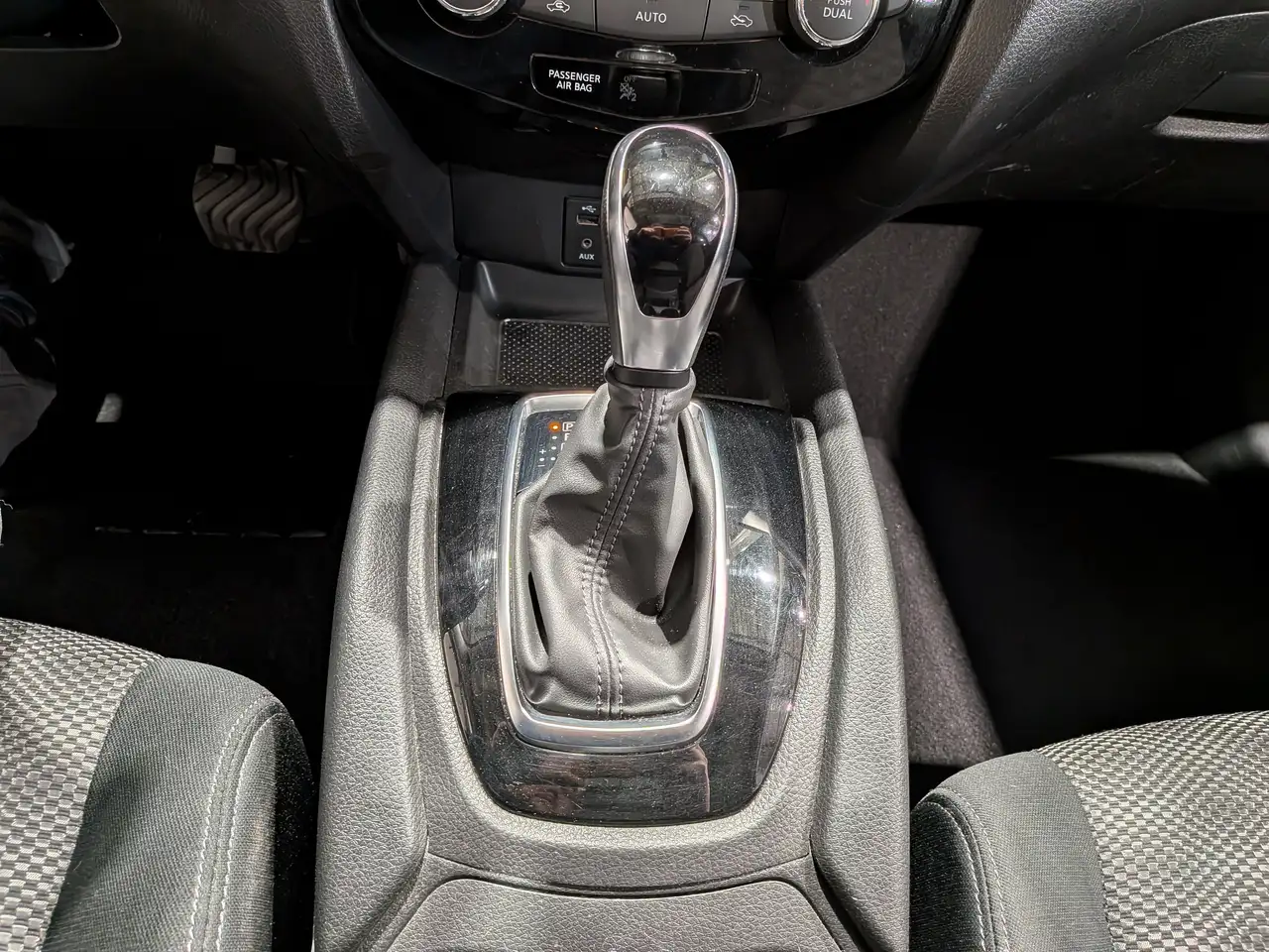 Nissan Qashqai снимка Nissan Qashqai
