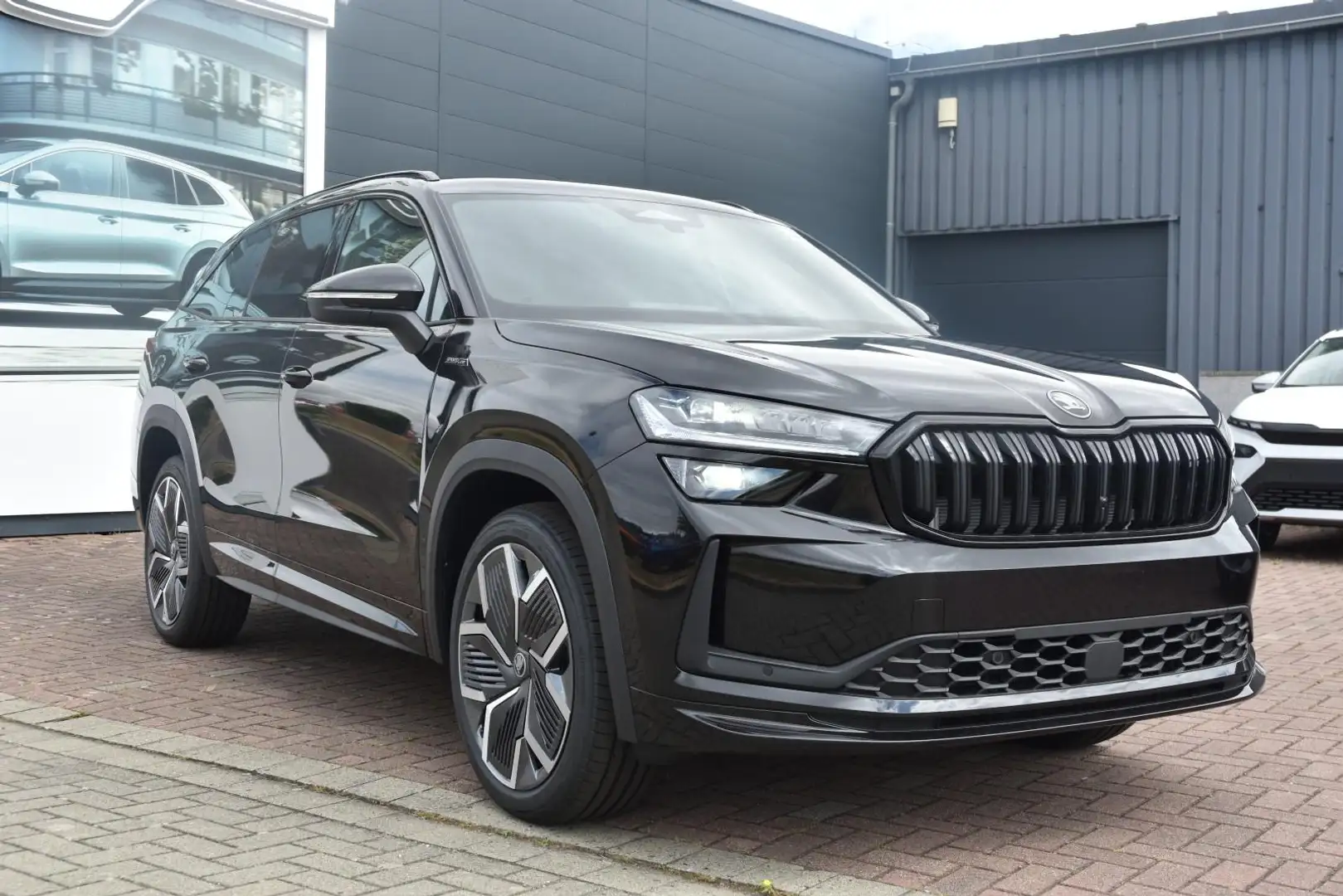 Skoda Kodiaq 2.0 TDI DSG 4X4*Matrix*Navi*AHK*ACC*uvm. Schwarz - 2