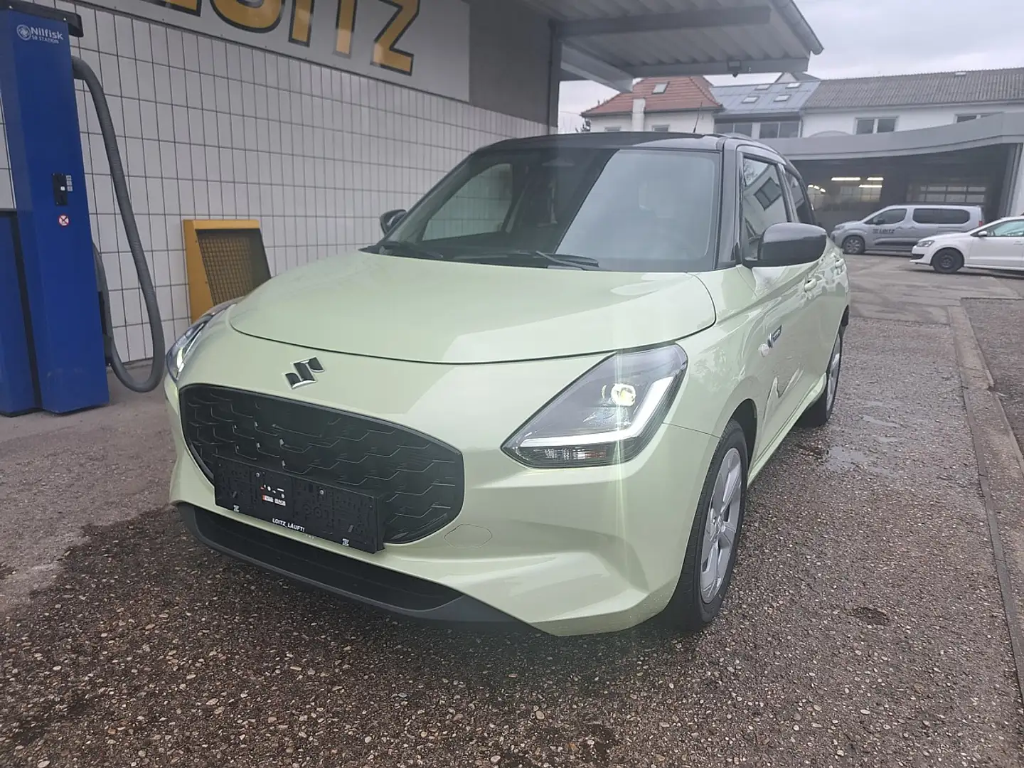 Suzuki Swift 1,2 Hybrid Shine Gelb - 2