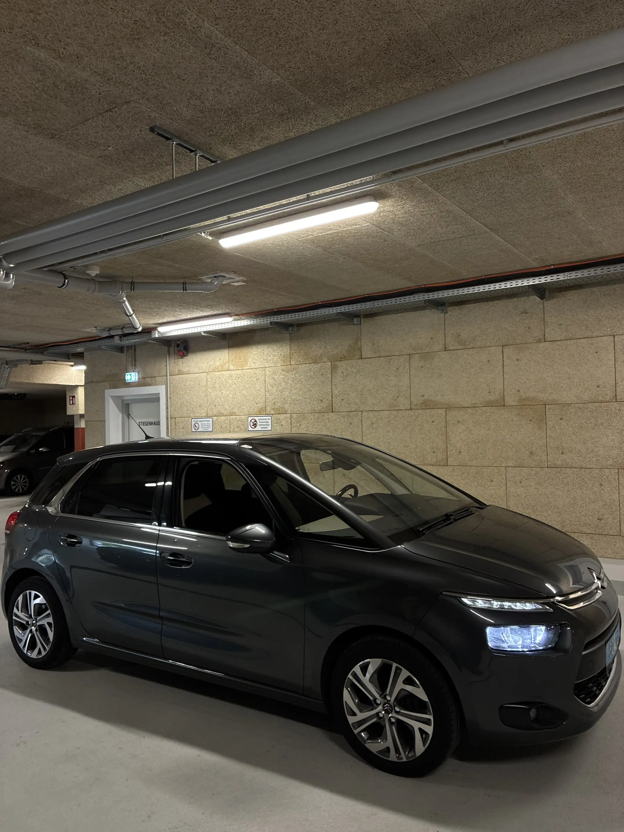 Citroen C4 Picasso e-HDi 115 ETG6 Intensive — photo 2