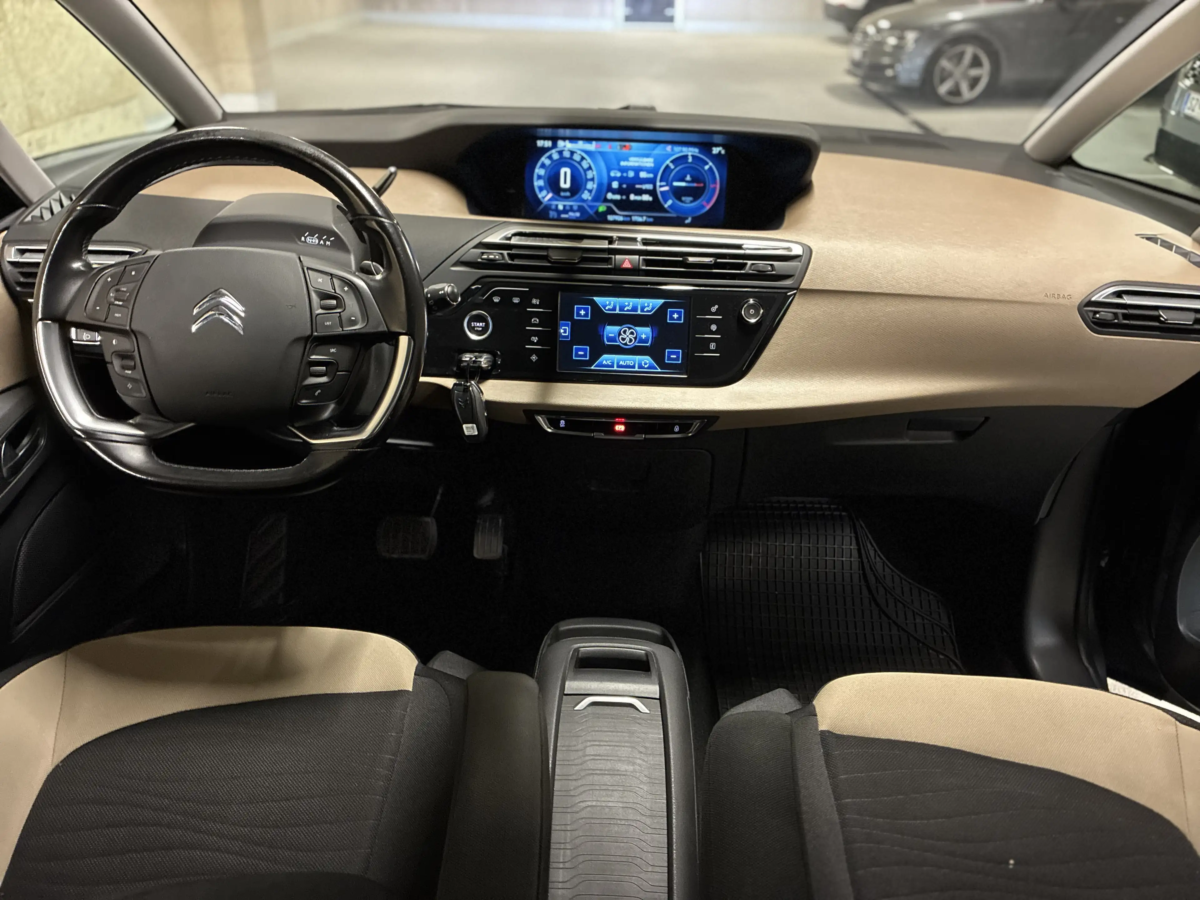 Citroen C4 Picasso e-HDi 115 ETG6 Intensive — photo 13