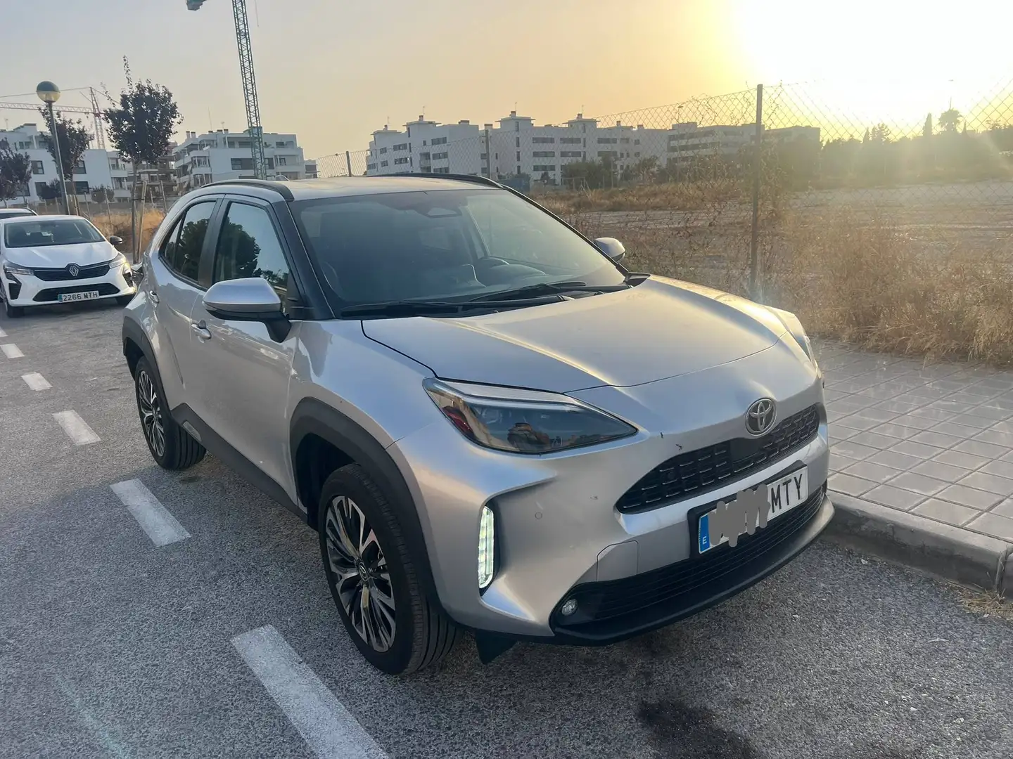 Toyota Yaris Cross Yaris Cross 120H Active Plus Active Plus Gris - 1