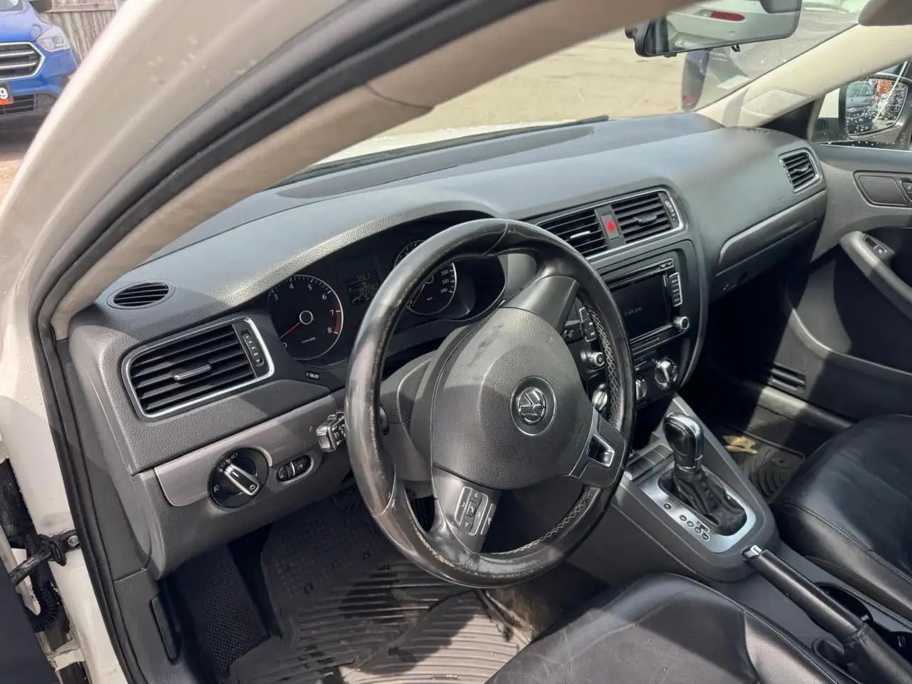 Volkswagen Jetta снимка Volkswagen Jetta