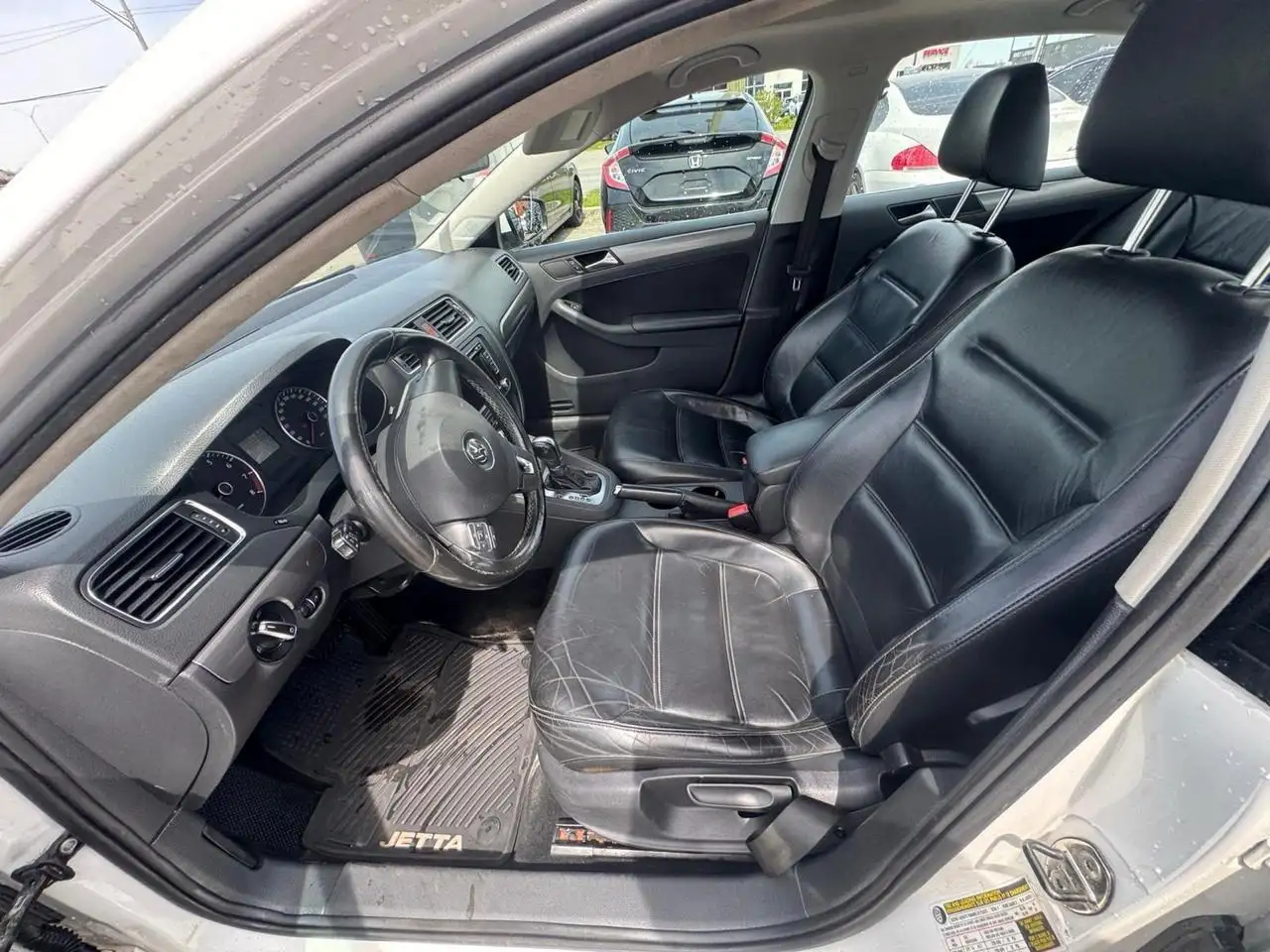 Volkswagen Jetta снимка Volkswagen Jetta