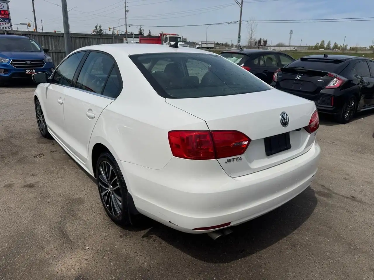 Volkswagen Jetta снимка Volkswagen Jetta
