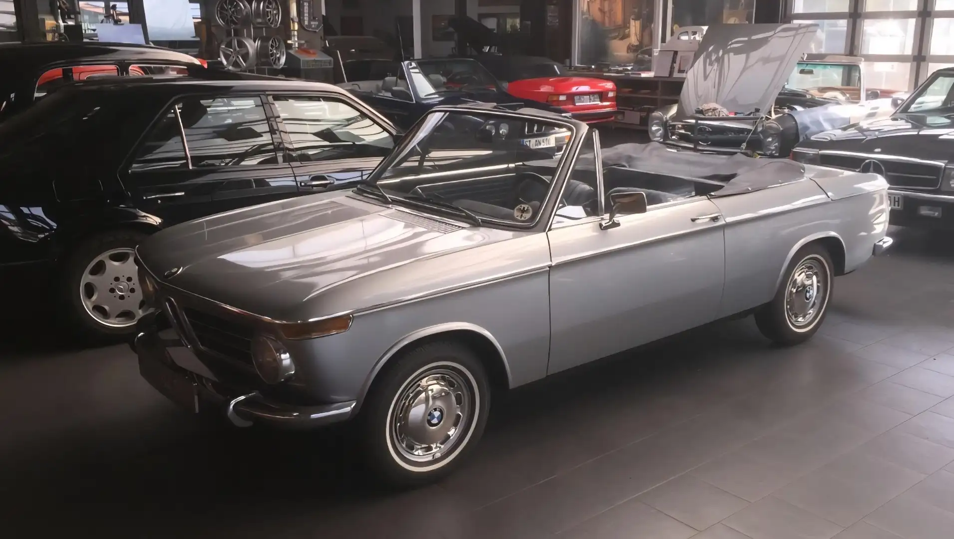 BMW 2002 Cabrio Silber - 2