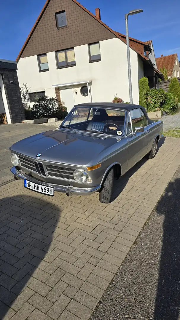 BMW 2002 Cabrio Silber - 1