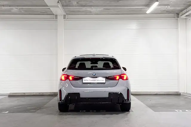 BMW 1 Series view 7