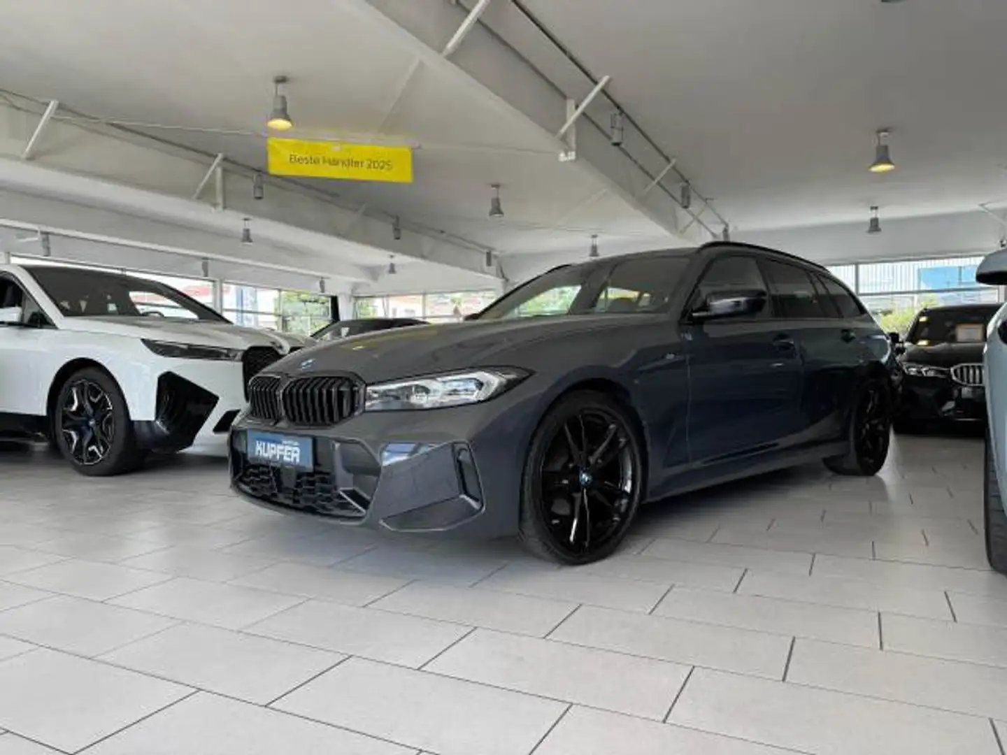 BMW 320 d xDrive Tour M Sport AHK*ACC°Pano-Winterpak Grau - 1