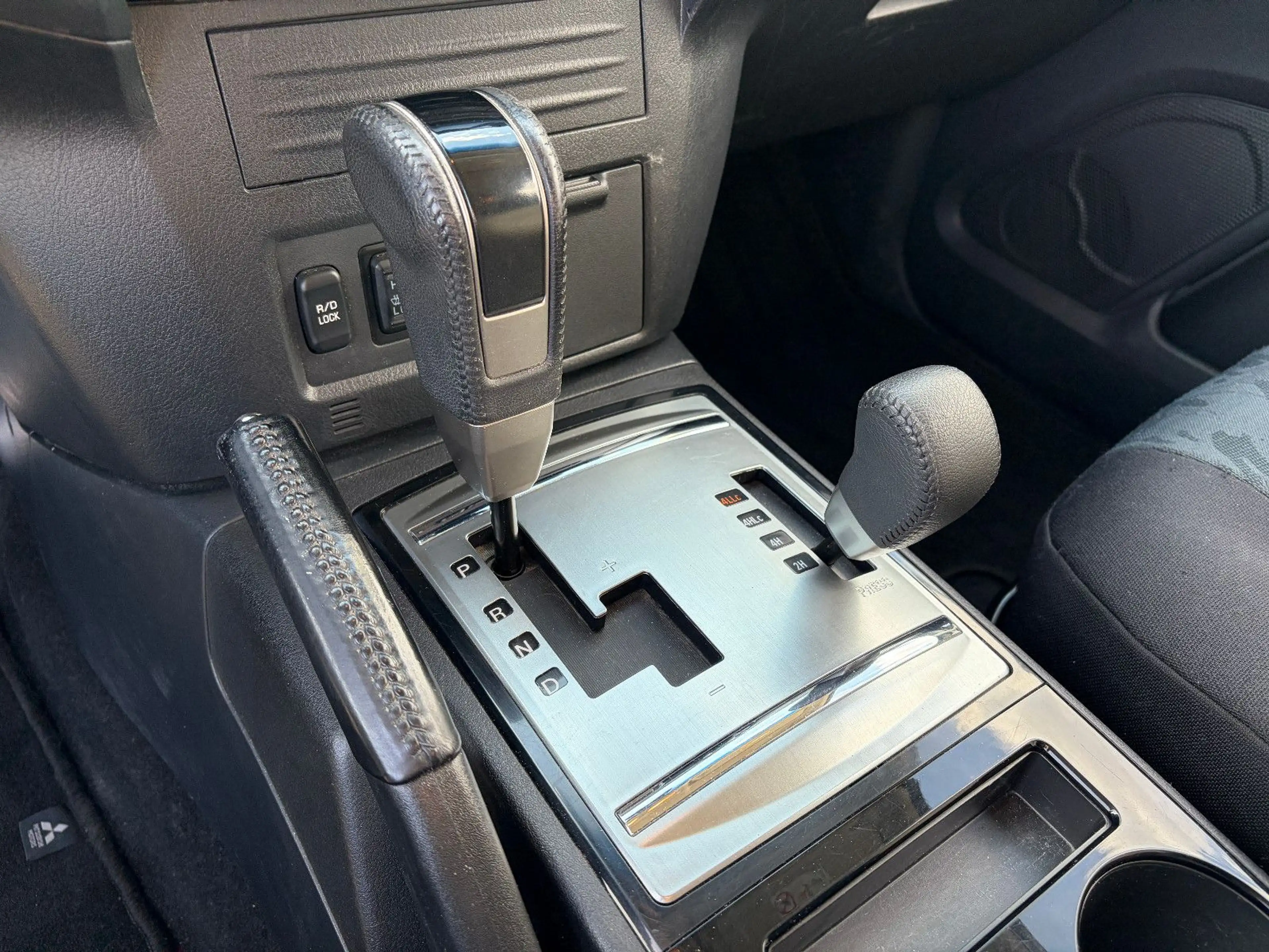 Mitsubishi Pajero 3.2 DI-D Plus 3-Türer Automatik — photo 10