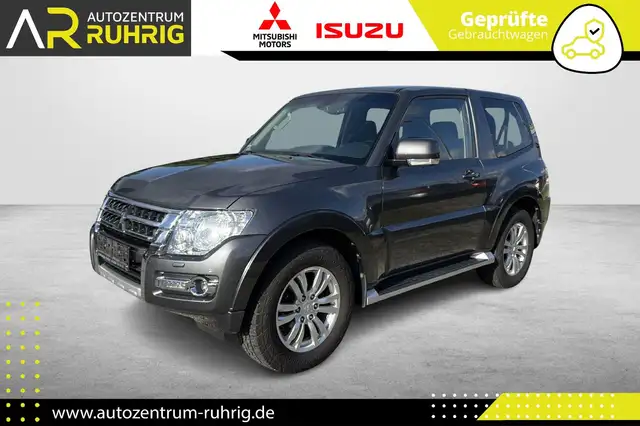 Mitsubishi Pajero 3.2 DI-D Plus 3-Türer Automatik