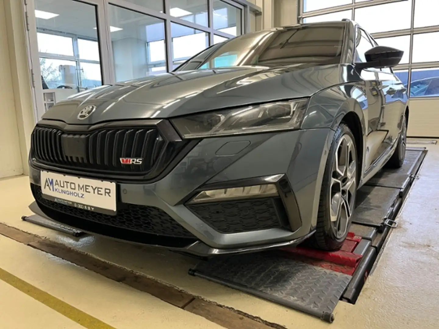Skoda Octavia RS 2.0 TDI  Canton Soundsystem Navi ACC Gris - 2