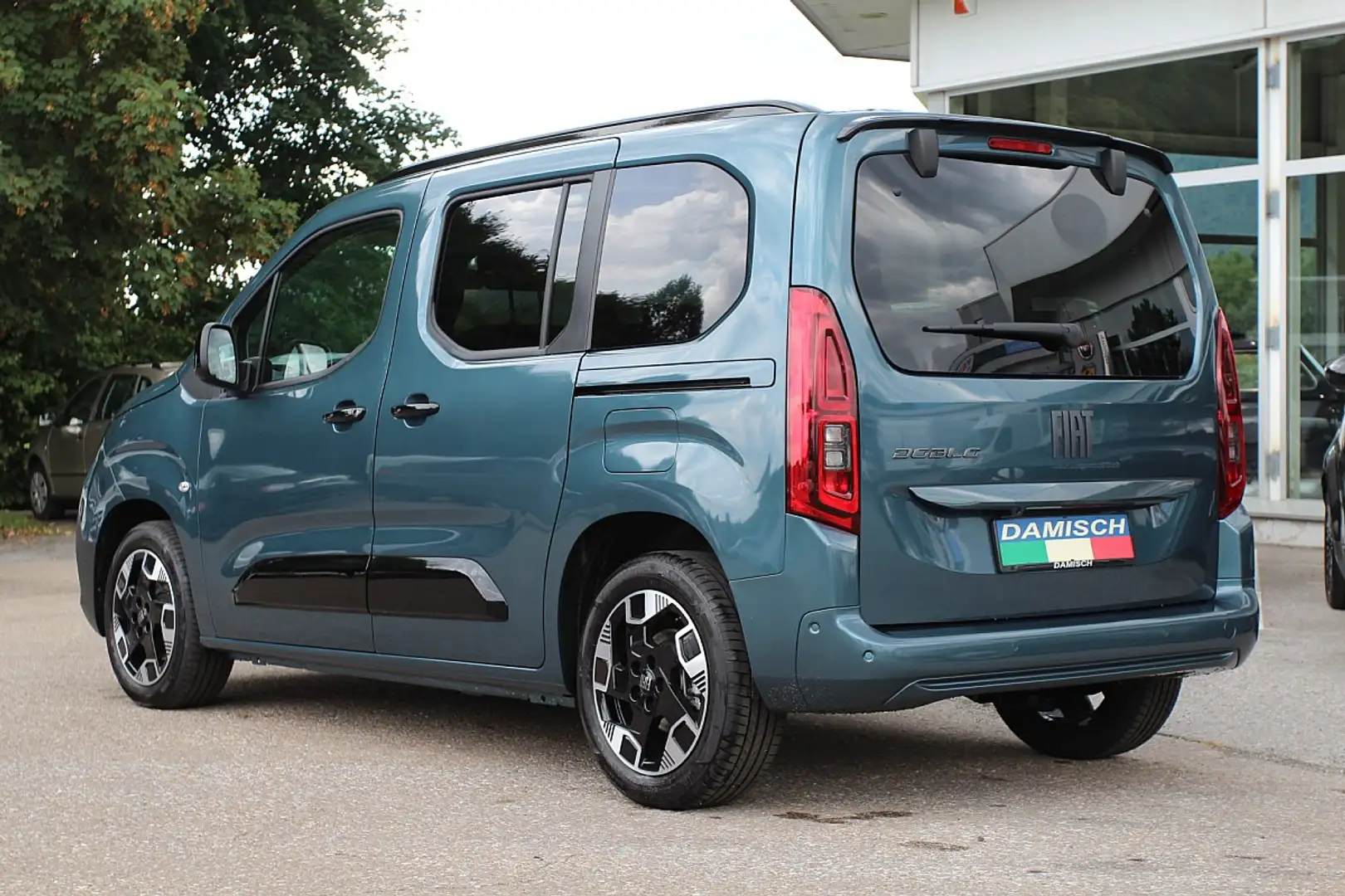 Fiat Doblo M BlueHDi 130 S&S Aut. Blau - 2