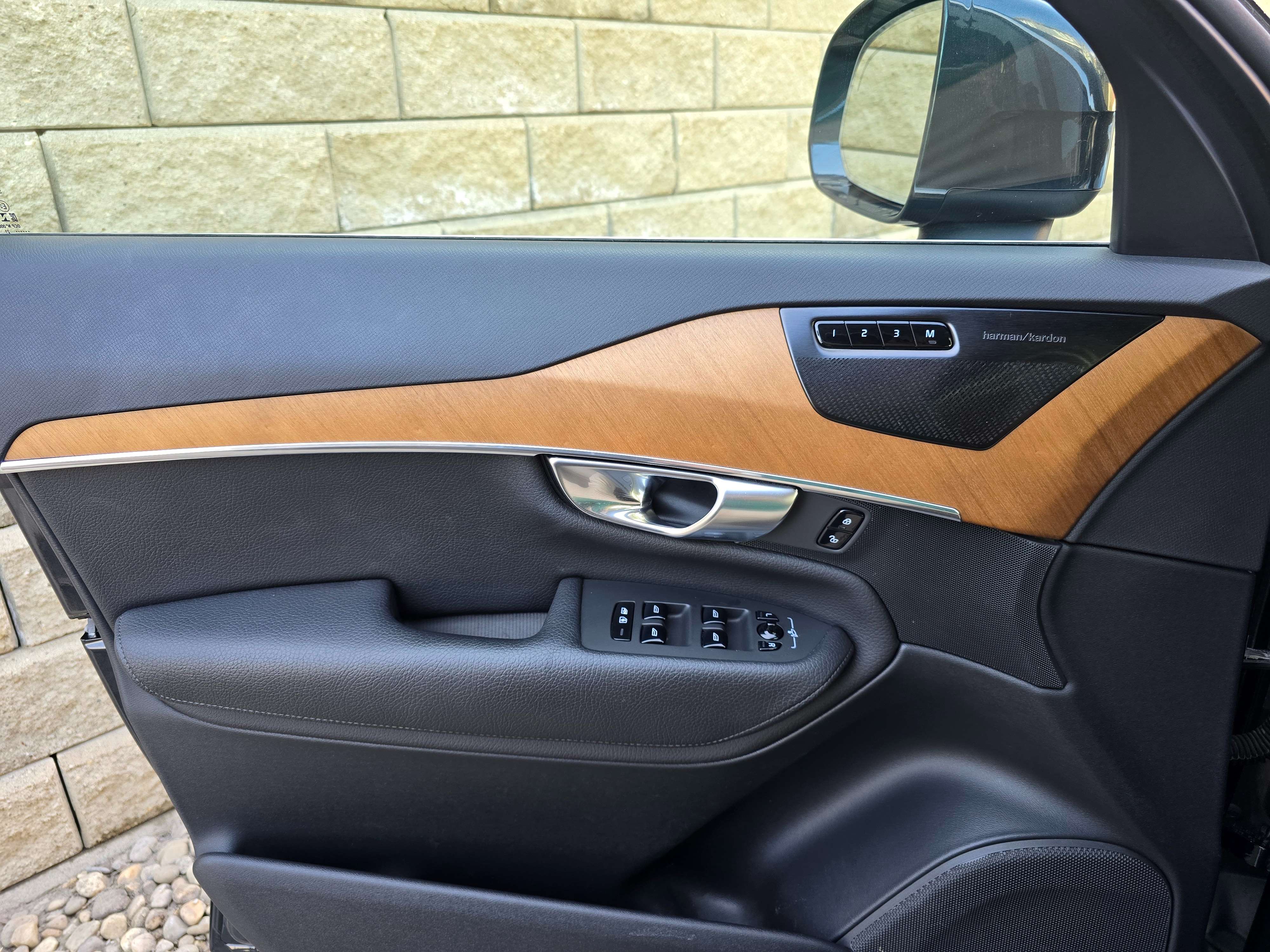 2021 Volvo XC90 Momentum thumb 11