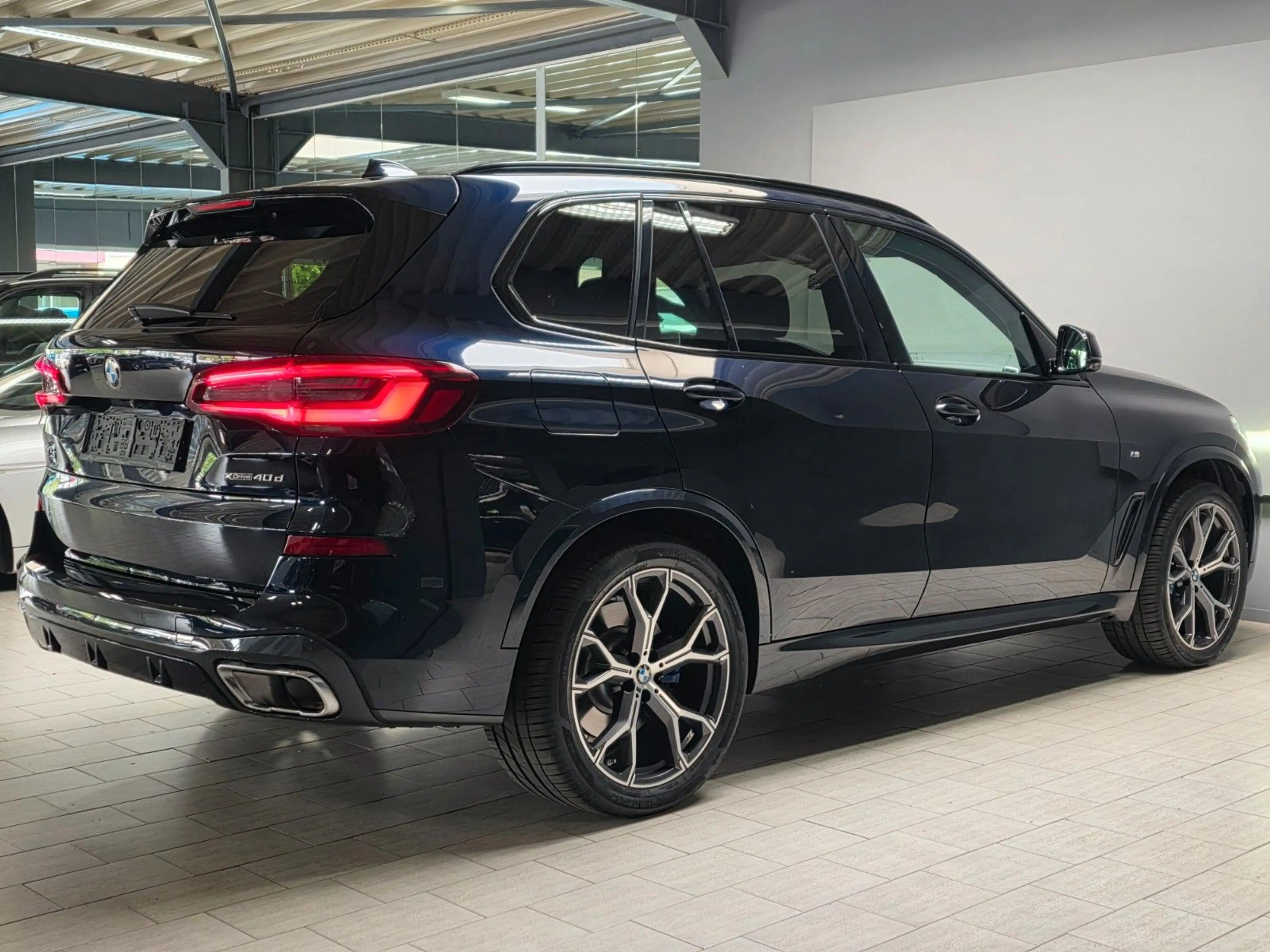 BMW X5 xDrive 40d M Laser |HUD| Pano|Mass.-Bel.-Memo. — photo 3