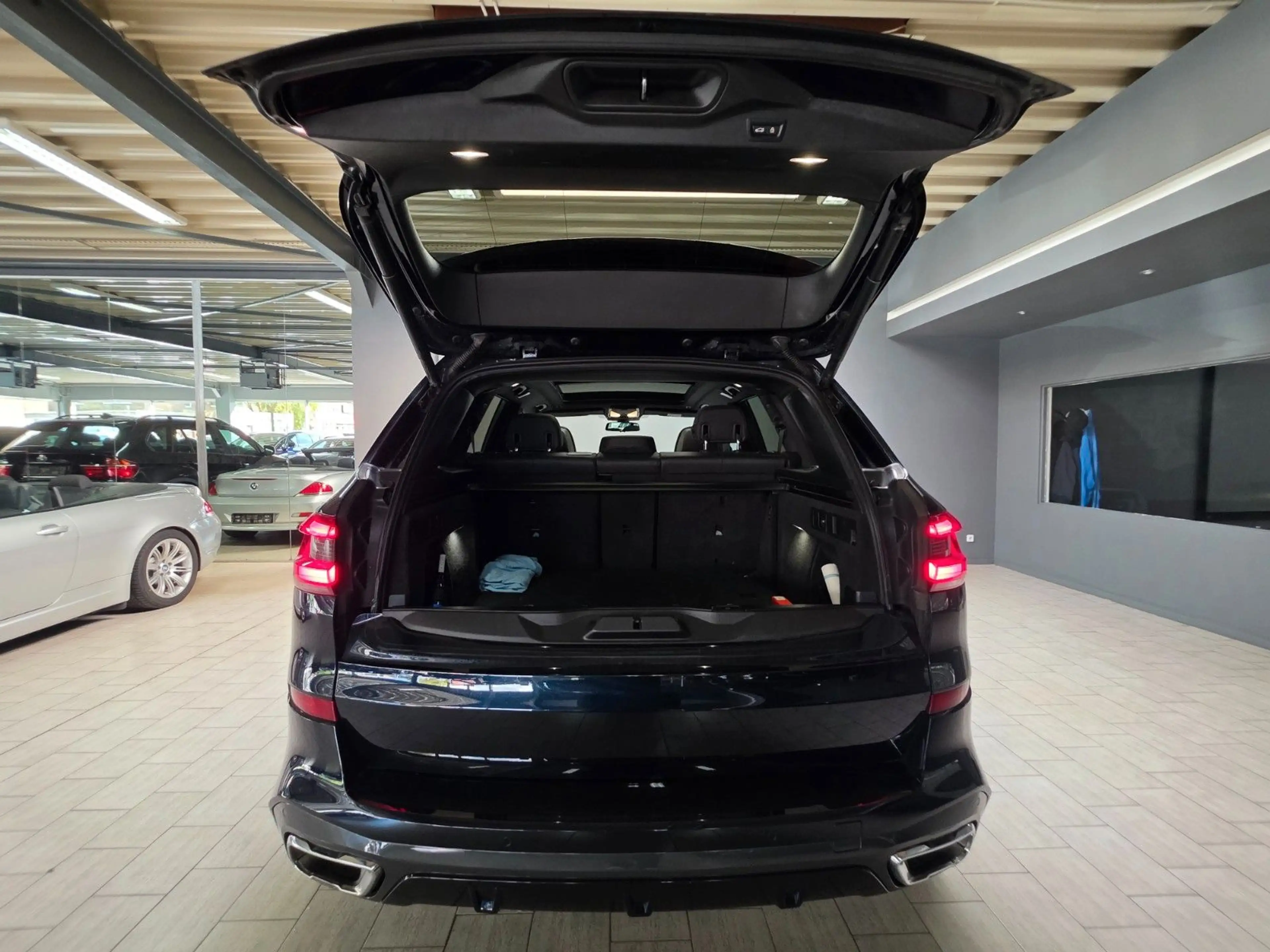 BMW X5 xDrive 40d M Laser |HUD| Pano|Mass.-Bel.-Memo. — photo 8