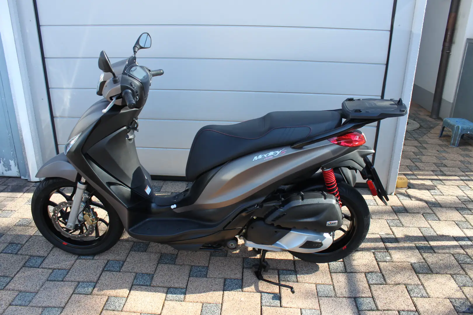 Piaggio Medley 150 Sport E 5 Beige - 1