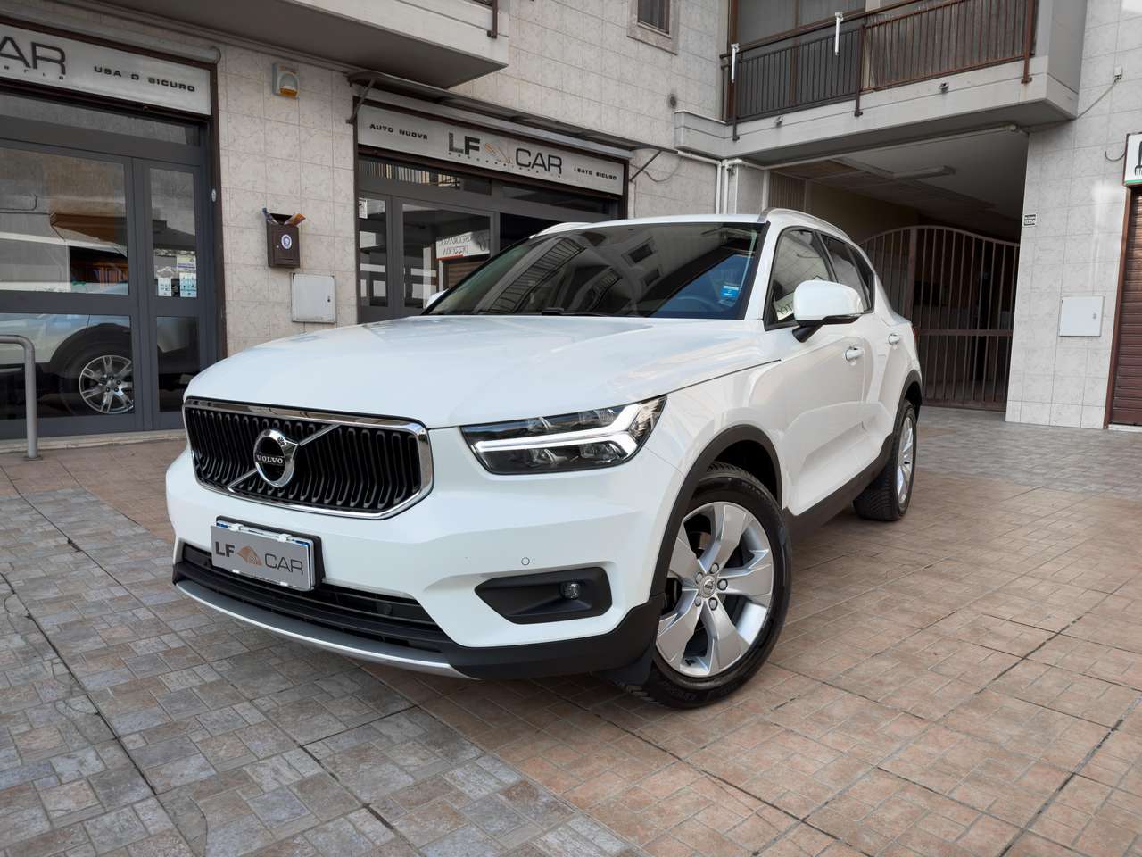 Volvo XC40 2.0 d3 Momentum Pro auto my21 150 cv