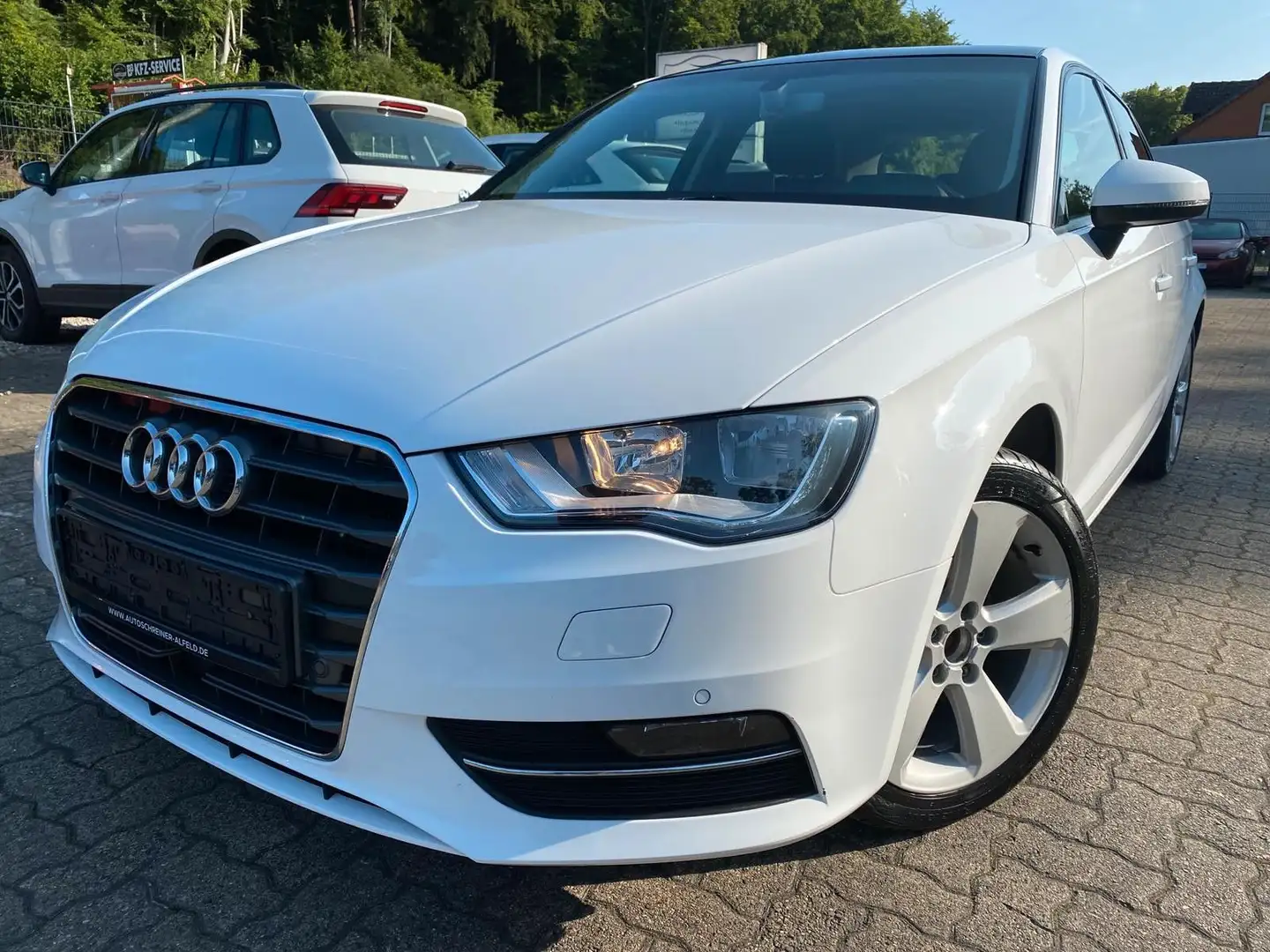 Audi A3 Sportback ambition AUTOMATIK TEMPO AHK StHz Weiß - 1