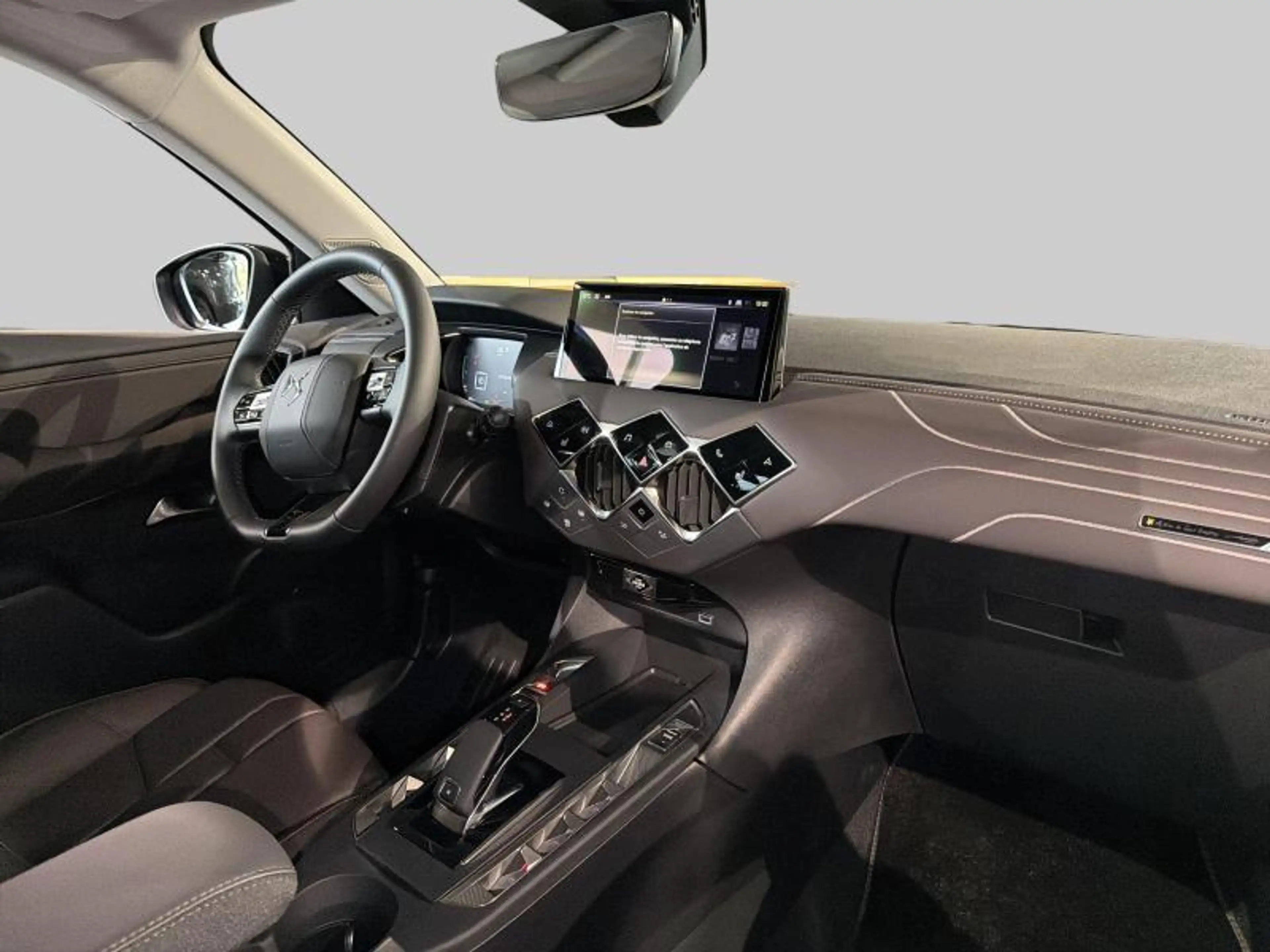 DS Automobiles DS 3 3 — photo 12